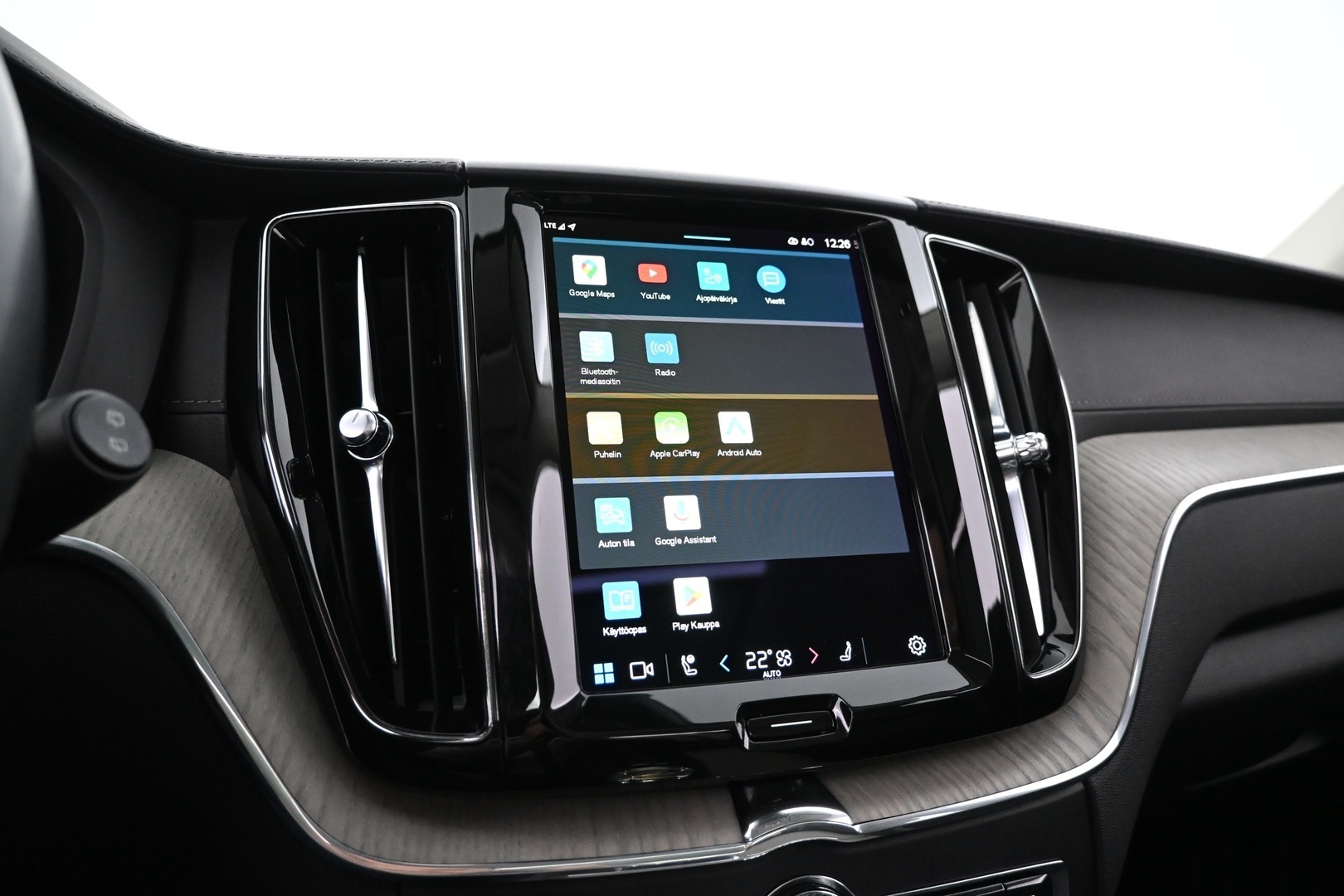 VOLVO XC60 2022
