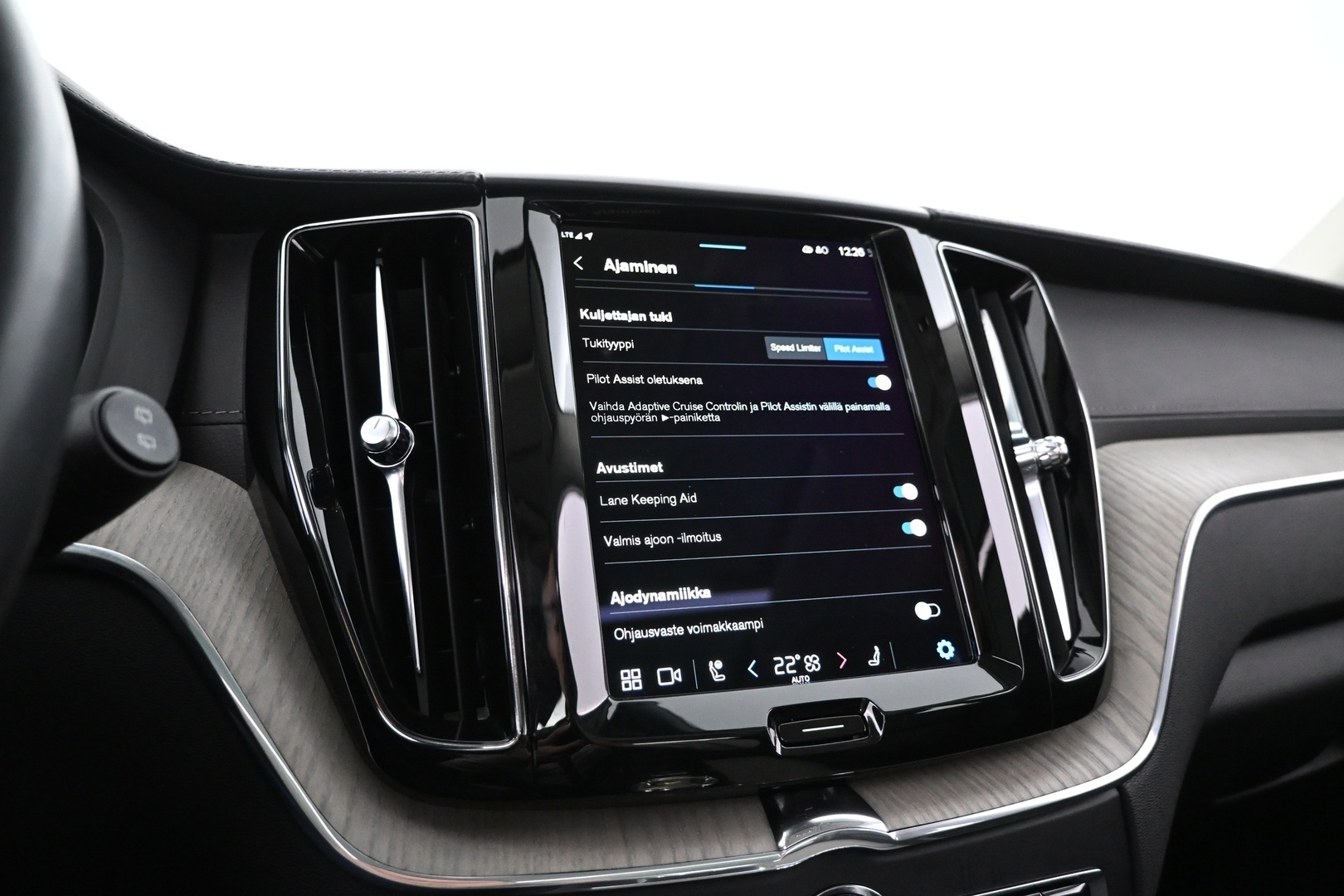 VOLVO XC60 2022