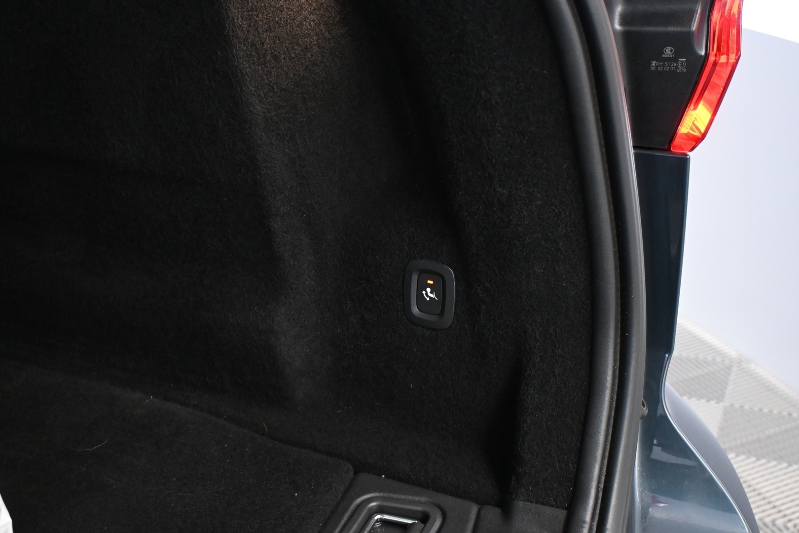 VOLVO XC60 2022