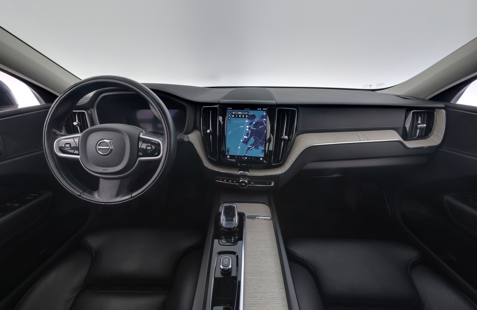 VOLVO XC60 2022