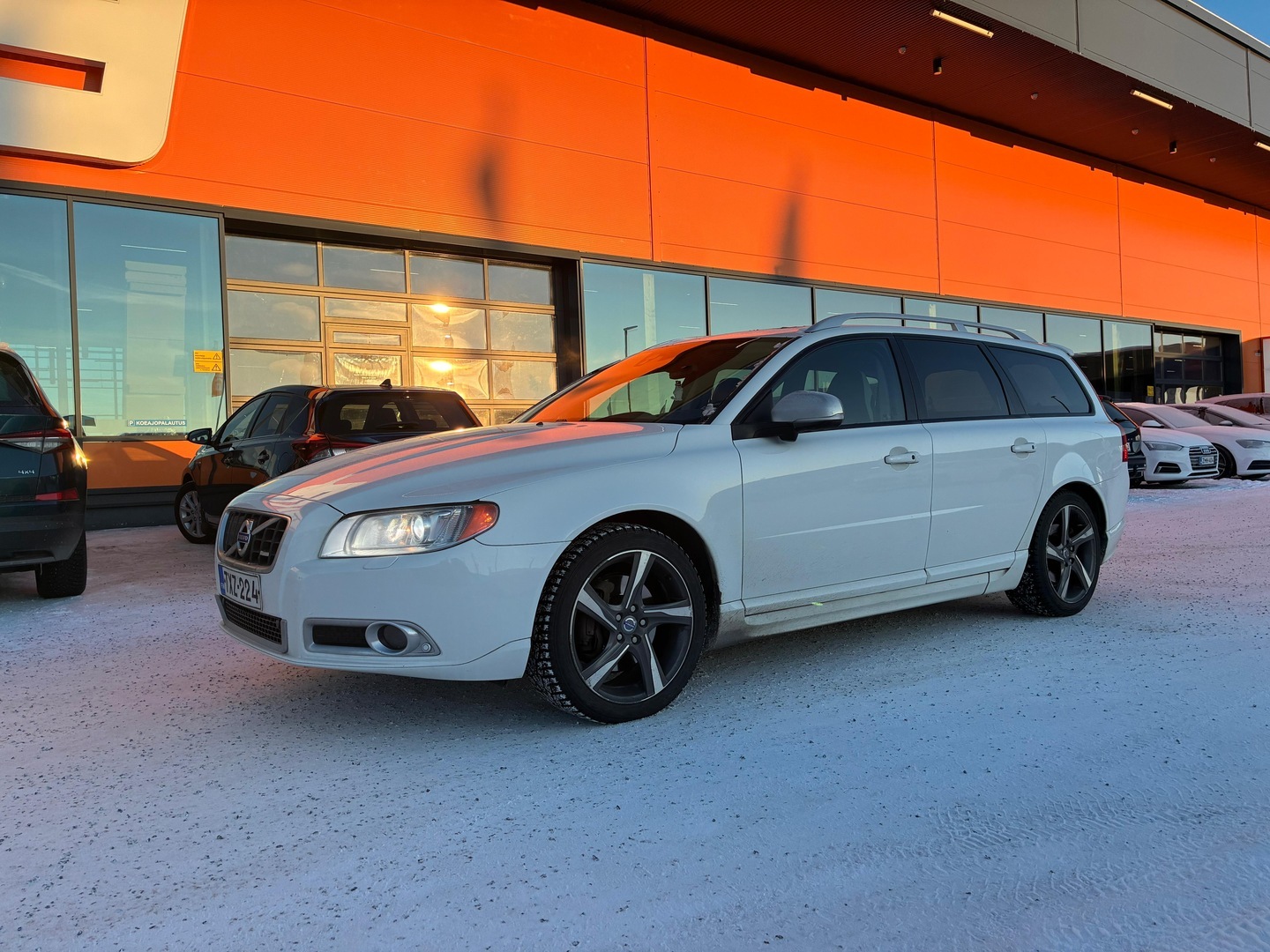 VOLVO V70 2012