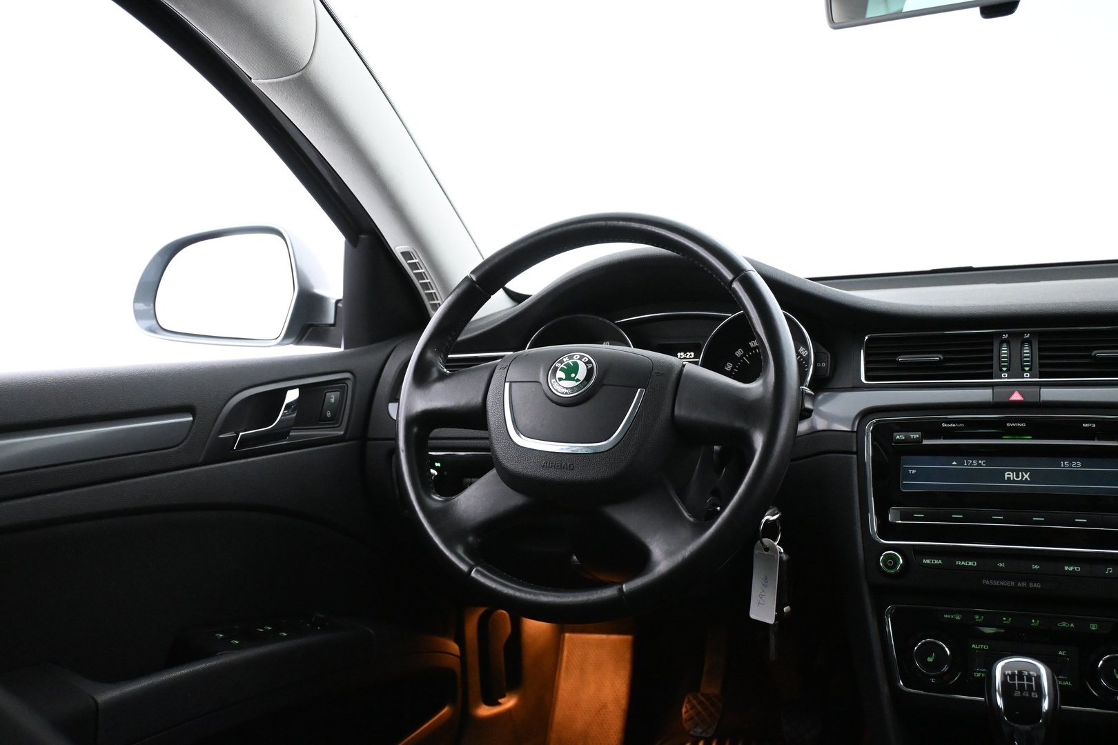 SKODA Superb 2012