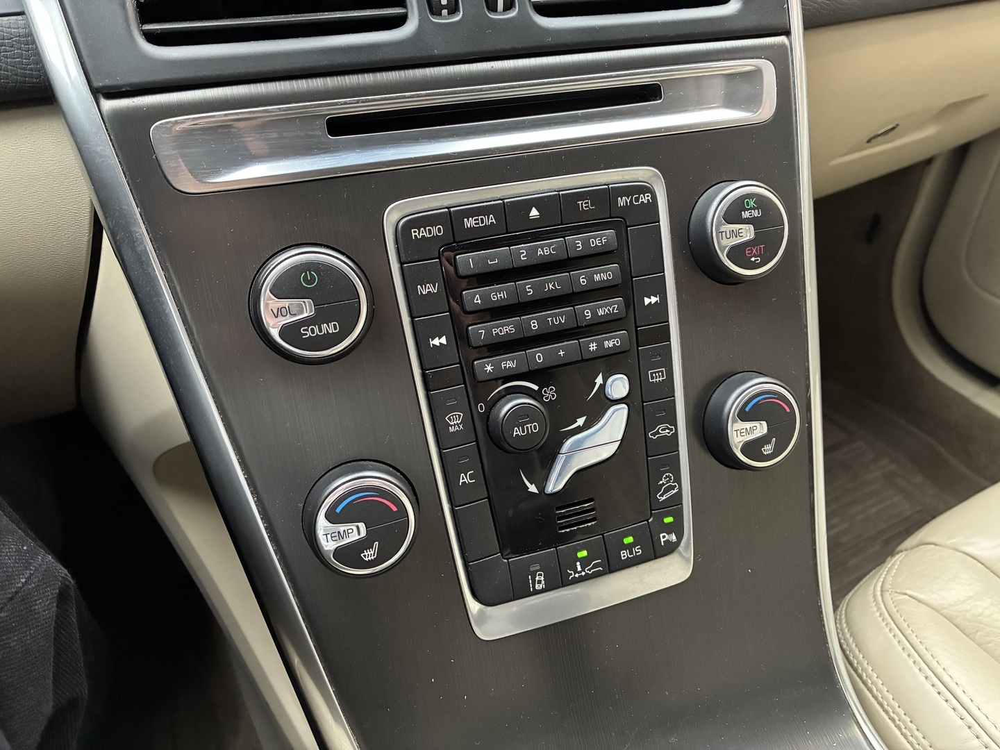 VOLVO XC60 2013