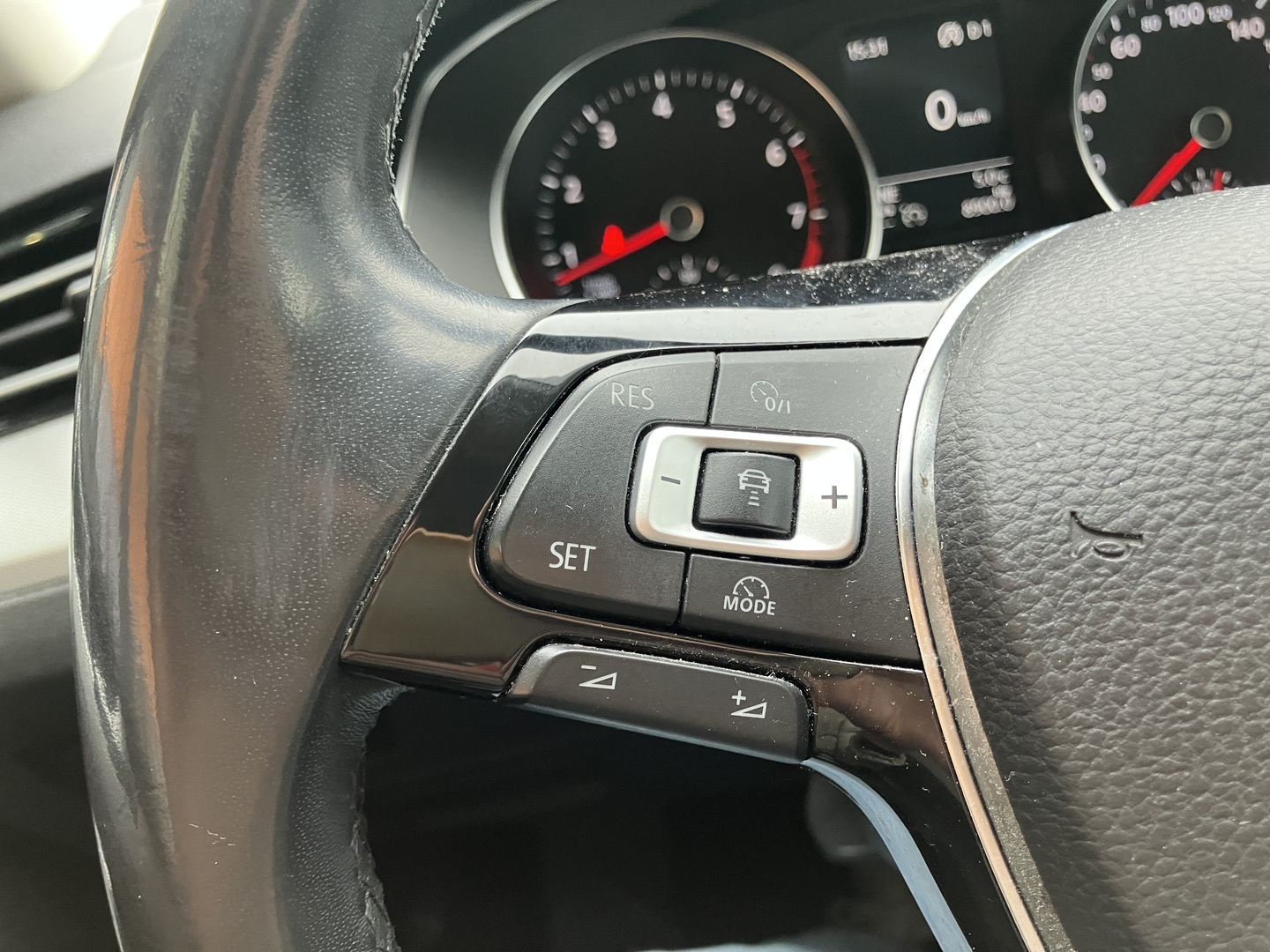 VOLKSWAGEN Passat 2017