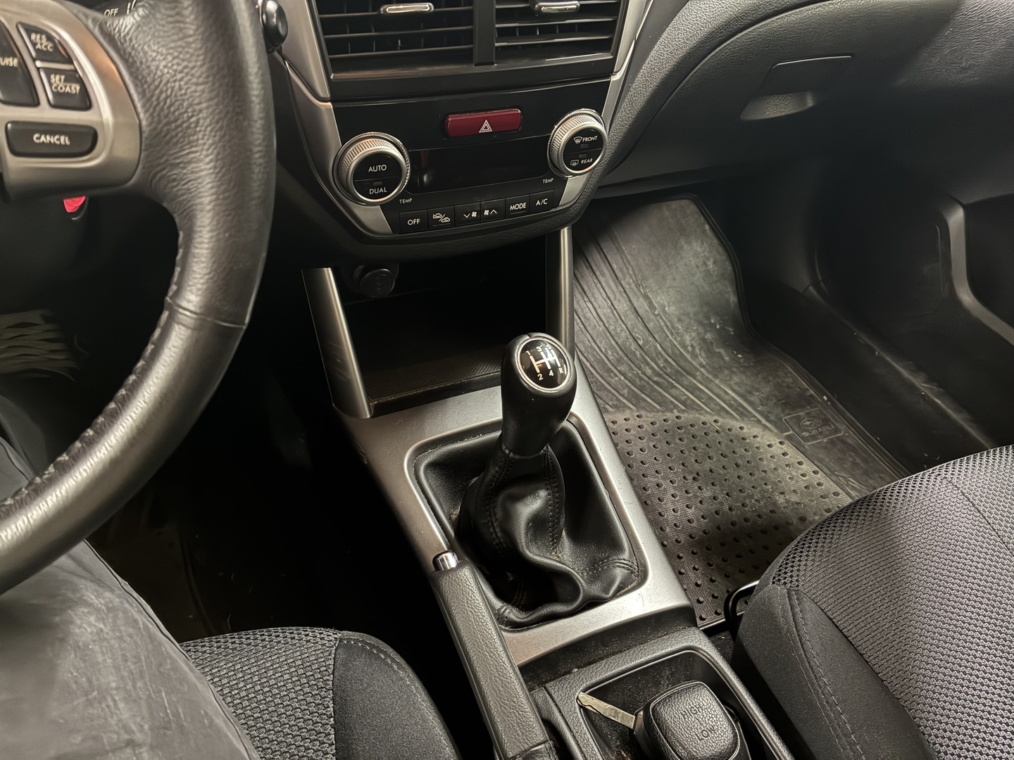 SUBARU Forester 2011