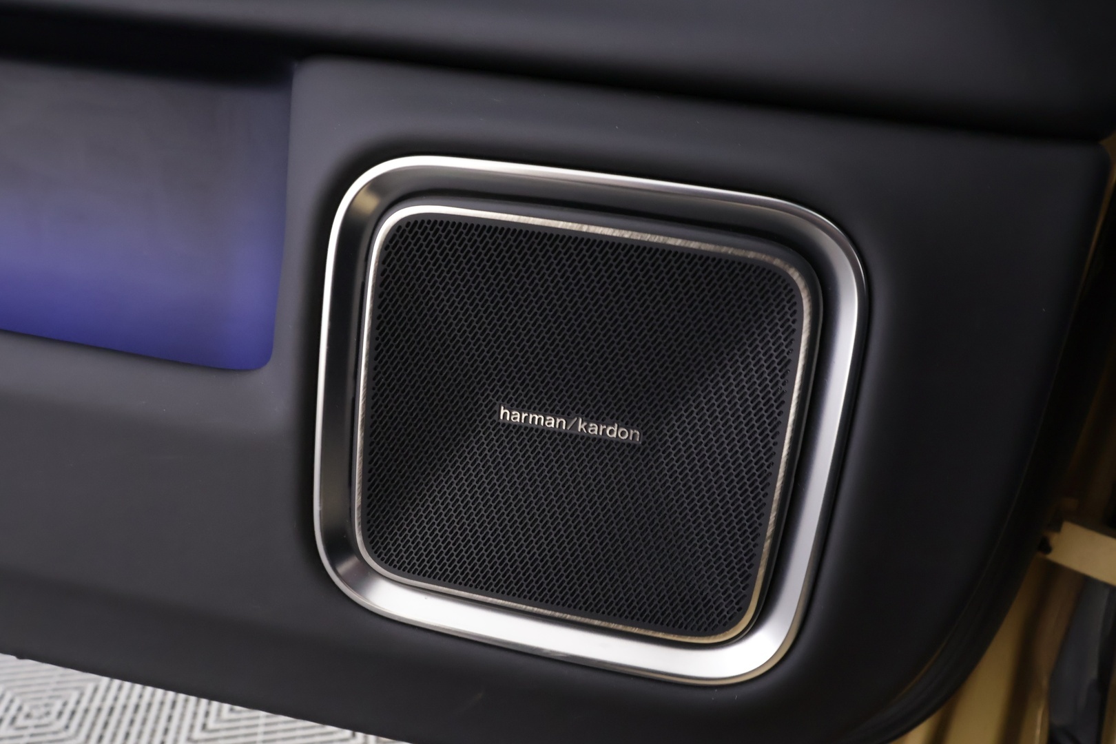 POLESTAR 4 2025