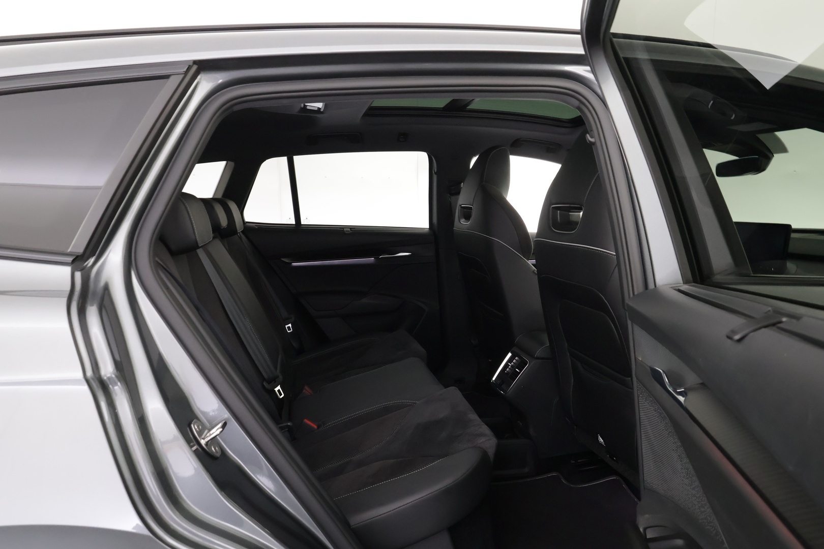 SKODA Enyaq 2024