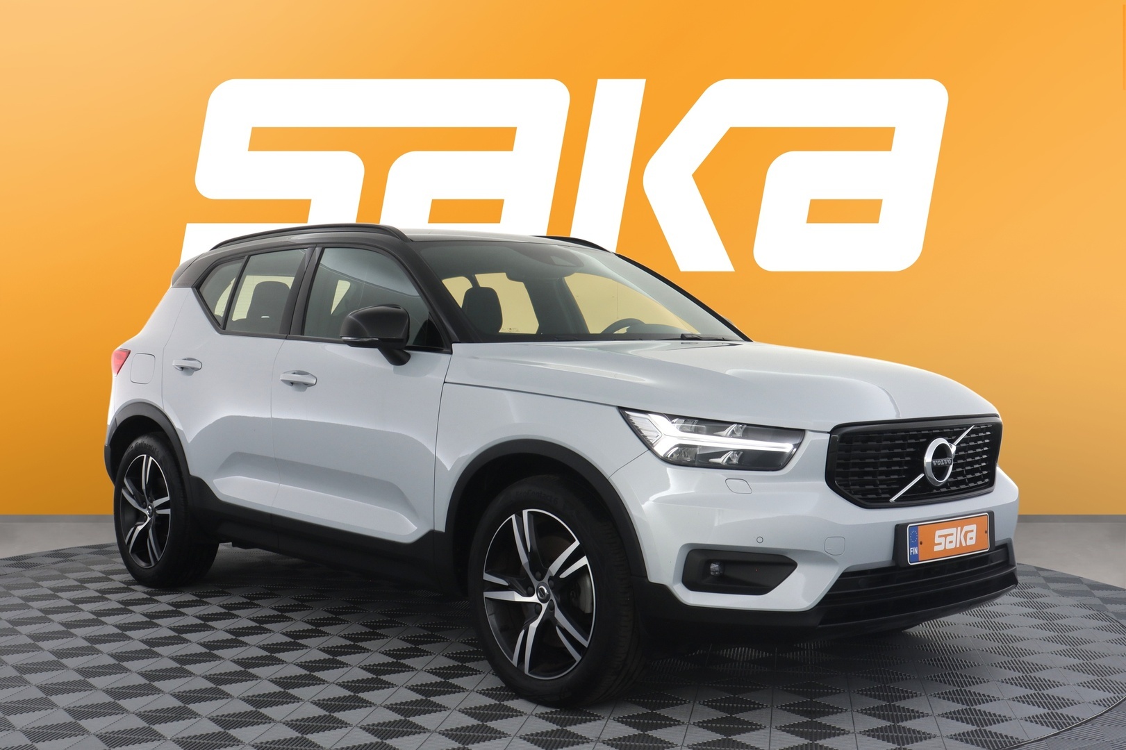 VOLVO XC40 2021