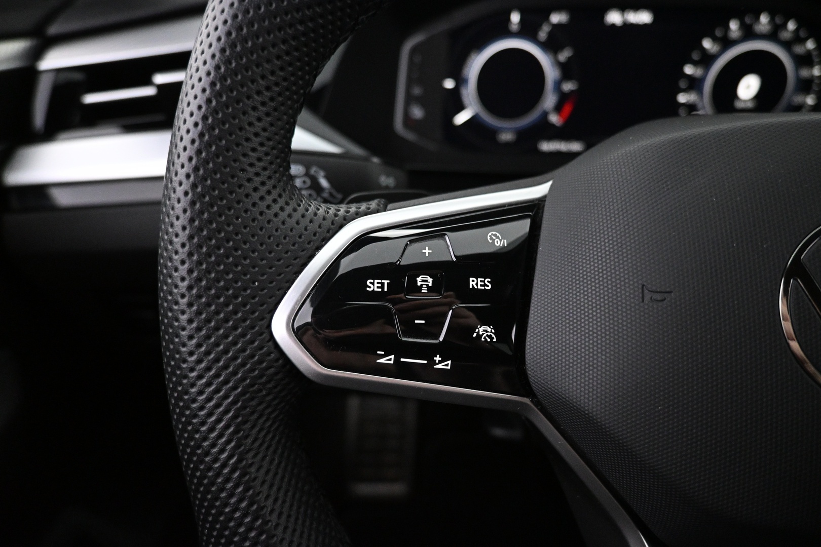 VOLKSWAGEN Arteon 2023