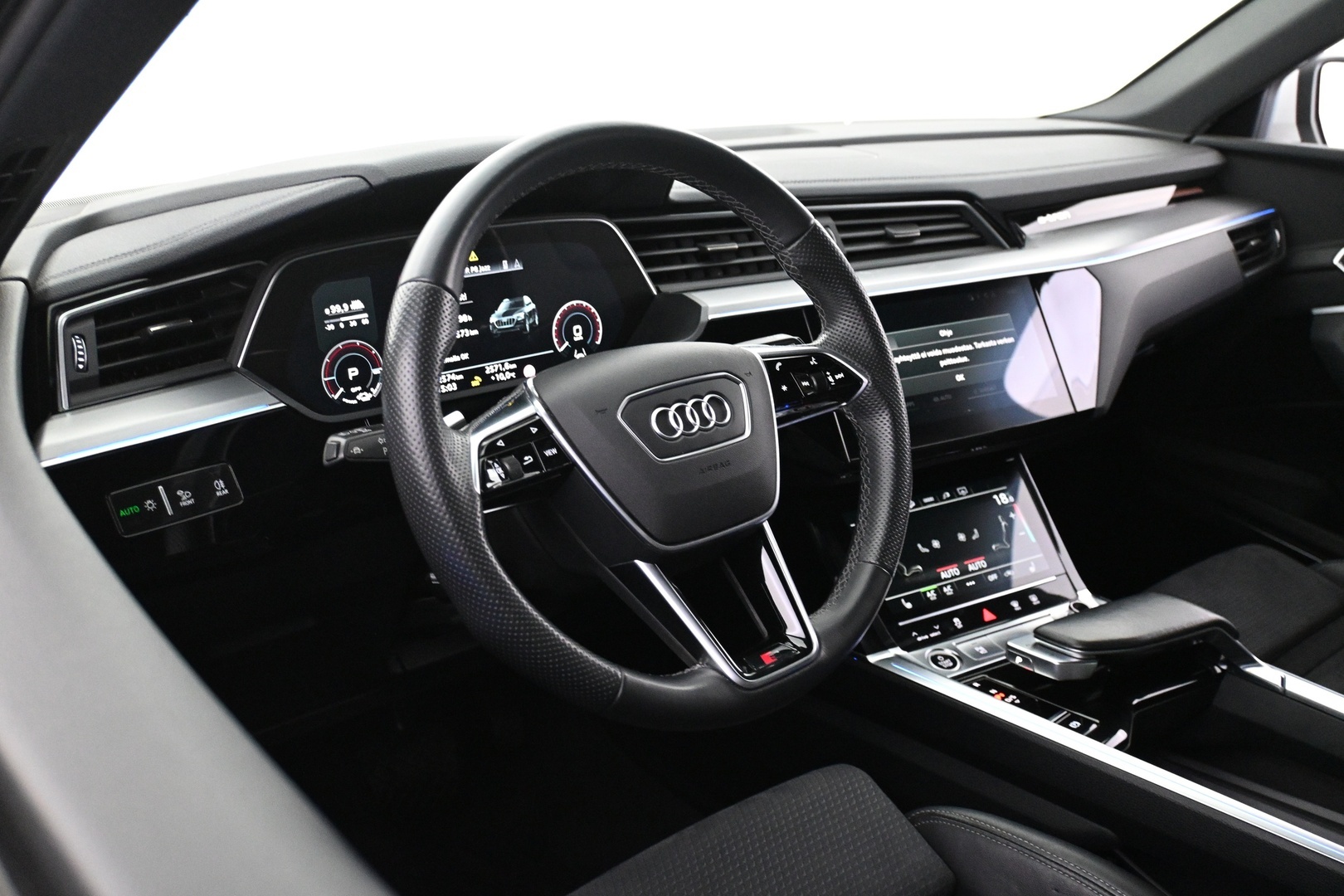 AUDI e-tron 2023