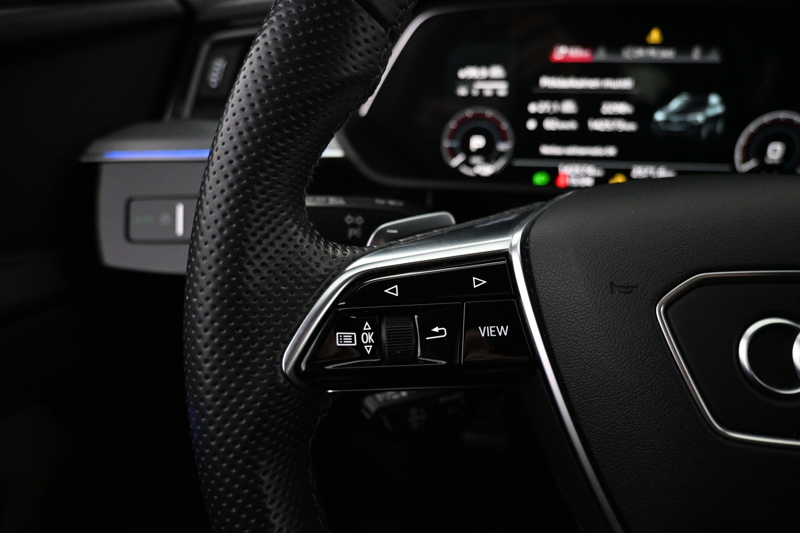 AUDI e-tron 2023