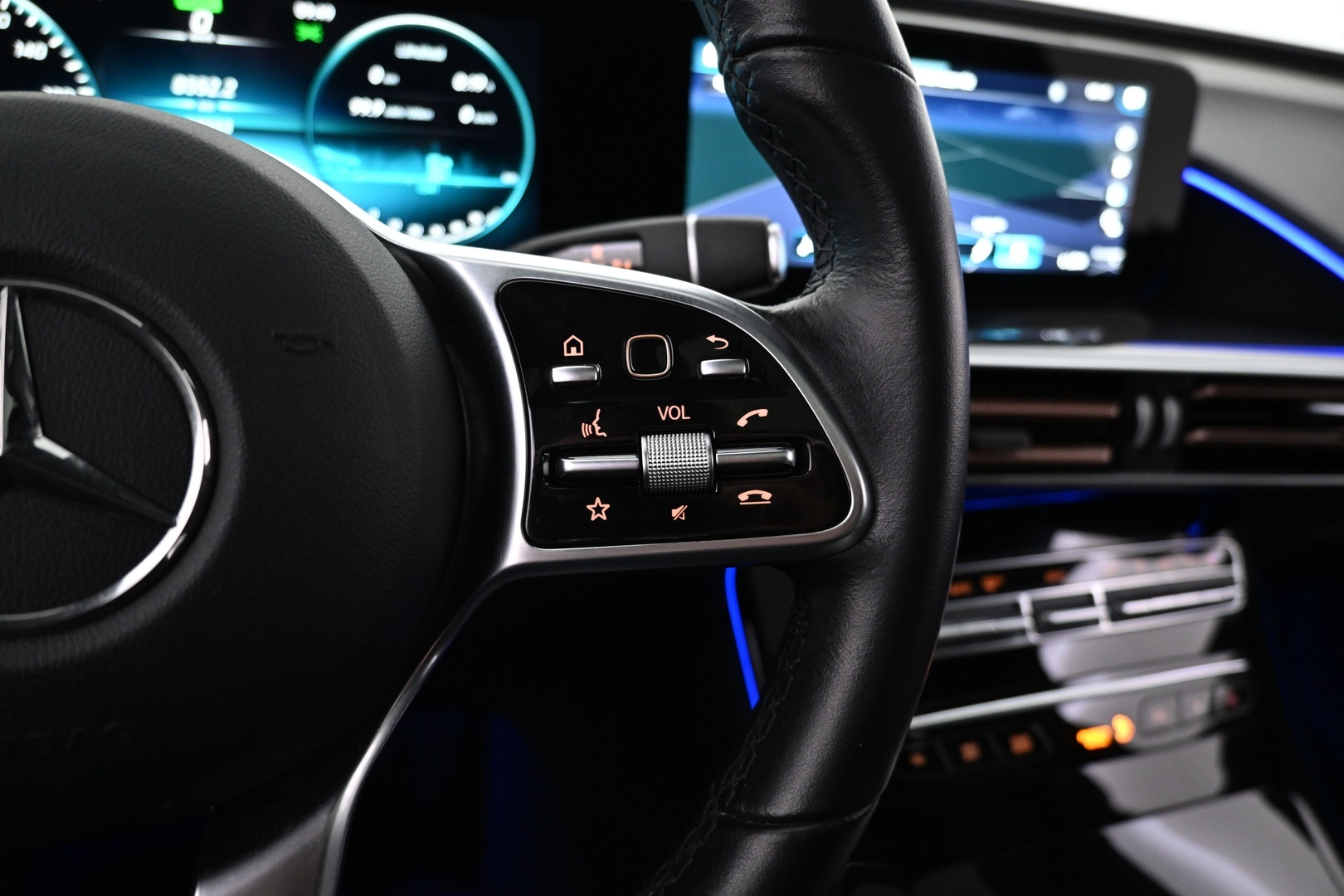 MERCEDES-BENZ EQC 2021