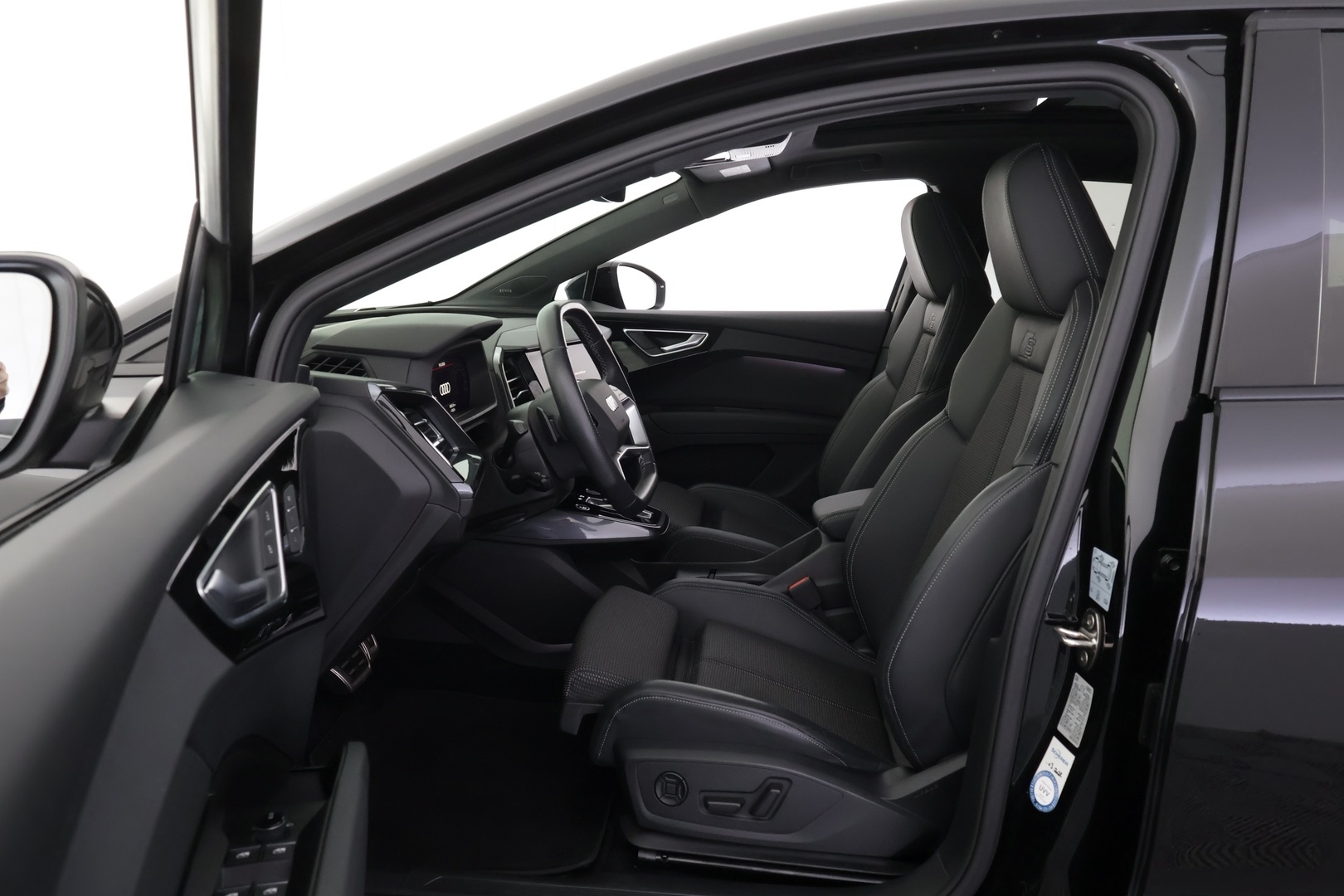 AUDI Q4 e-tron 2022