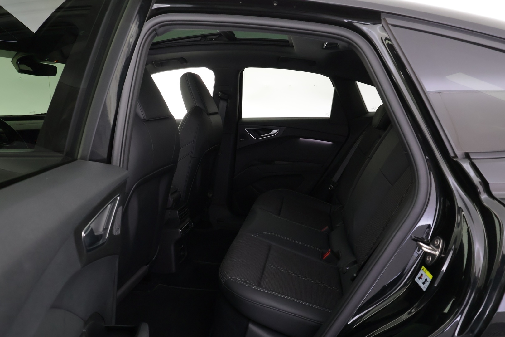 AUDI Q4 e-tron 2022