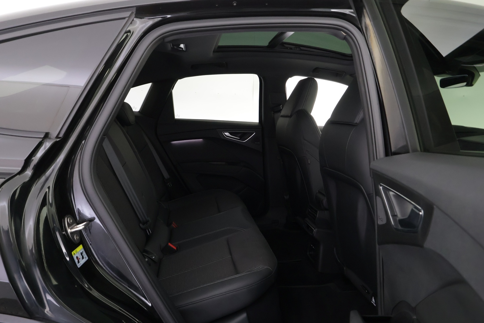 AUDI Q4 e-tron 2022
