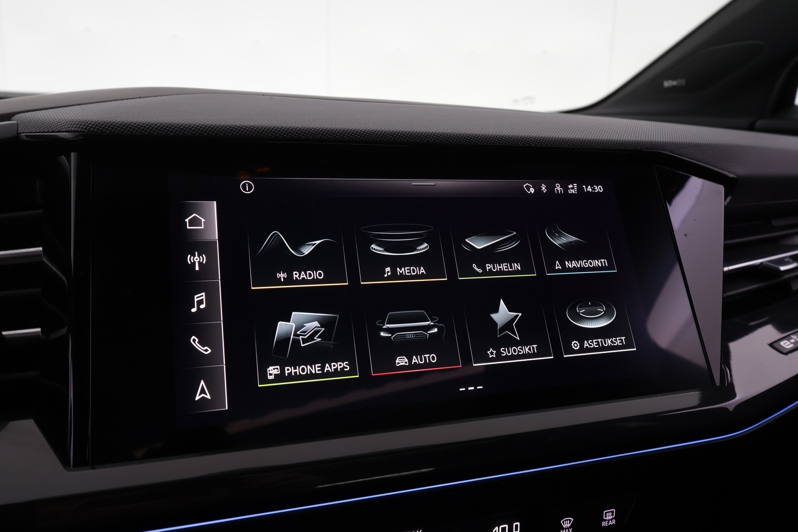 AUDI Q4 e-tron 2022