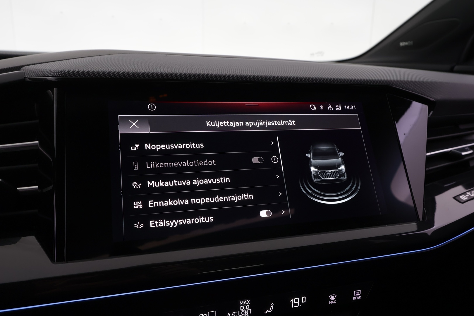 AUDI Q4 e-tron 2022