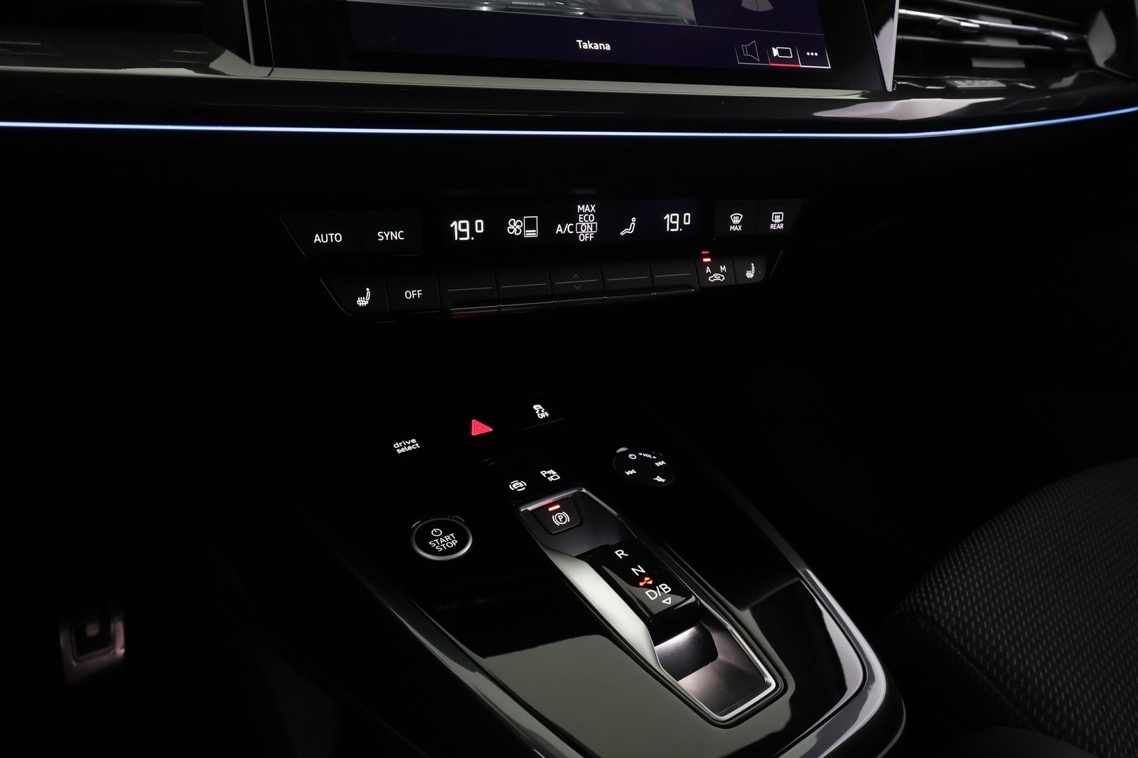 AUDI Q4 e-tron 2022