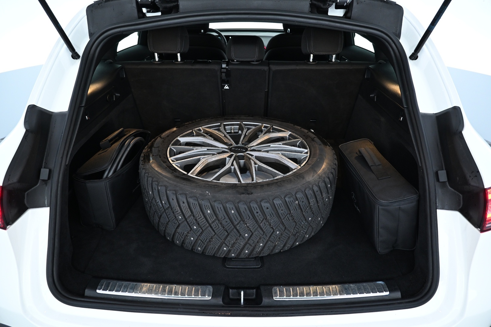 MERCEDES-BENZ EQC 2021