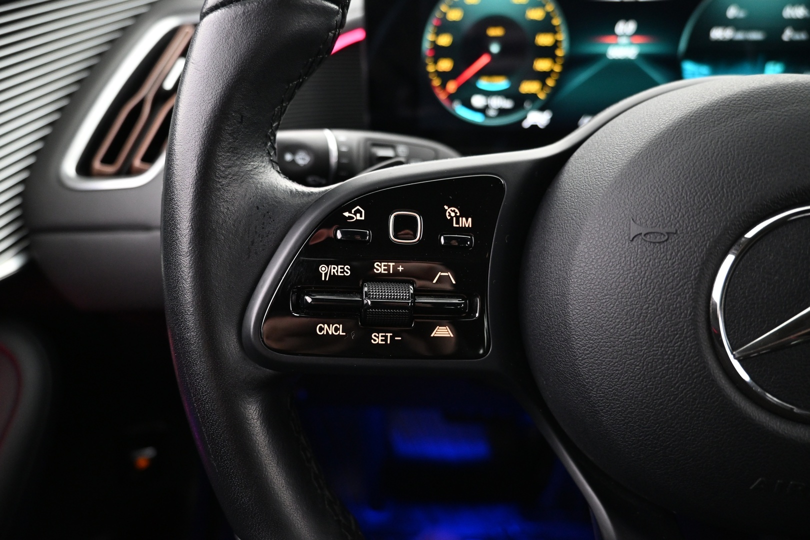 MERCEDES-BENZ EQC 2021