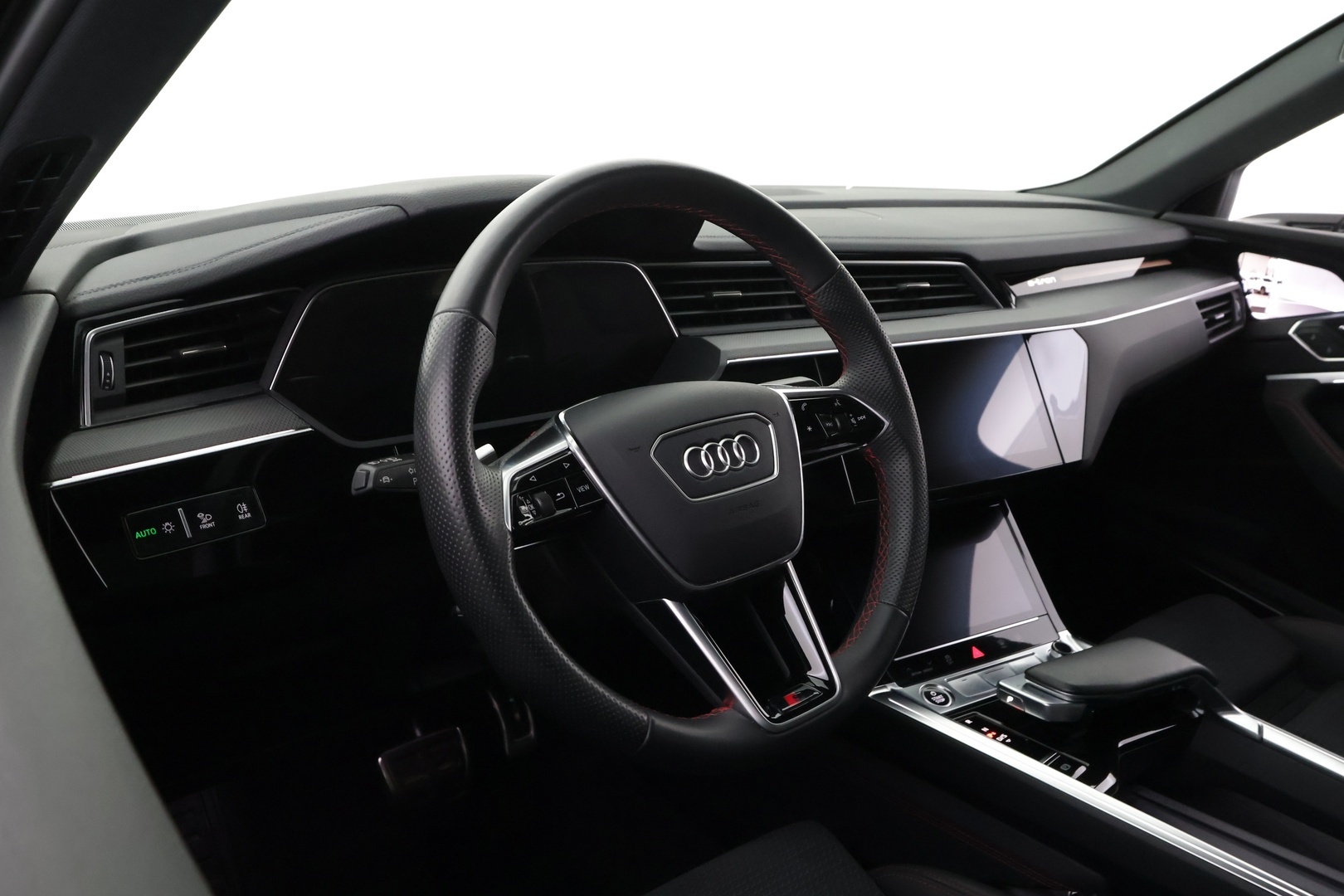 AUDI Q8 e-tron 2024