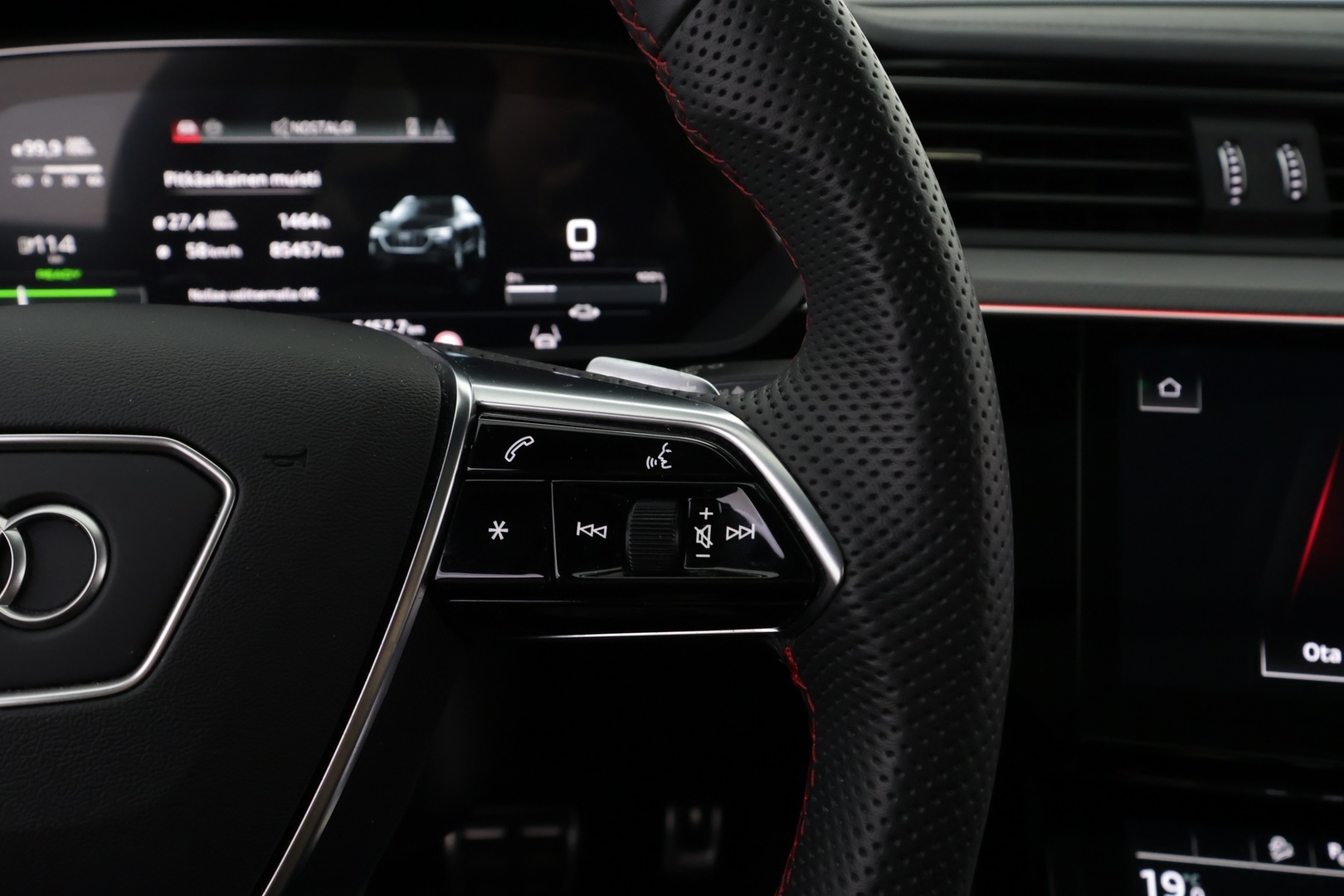 AUDI Q8 e-tron 2024
