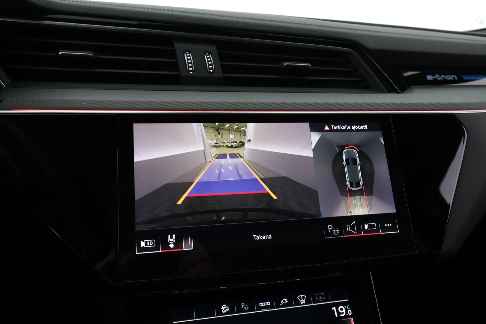 AUDI Q8 e-tron 2024