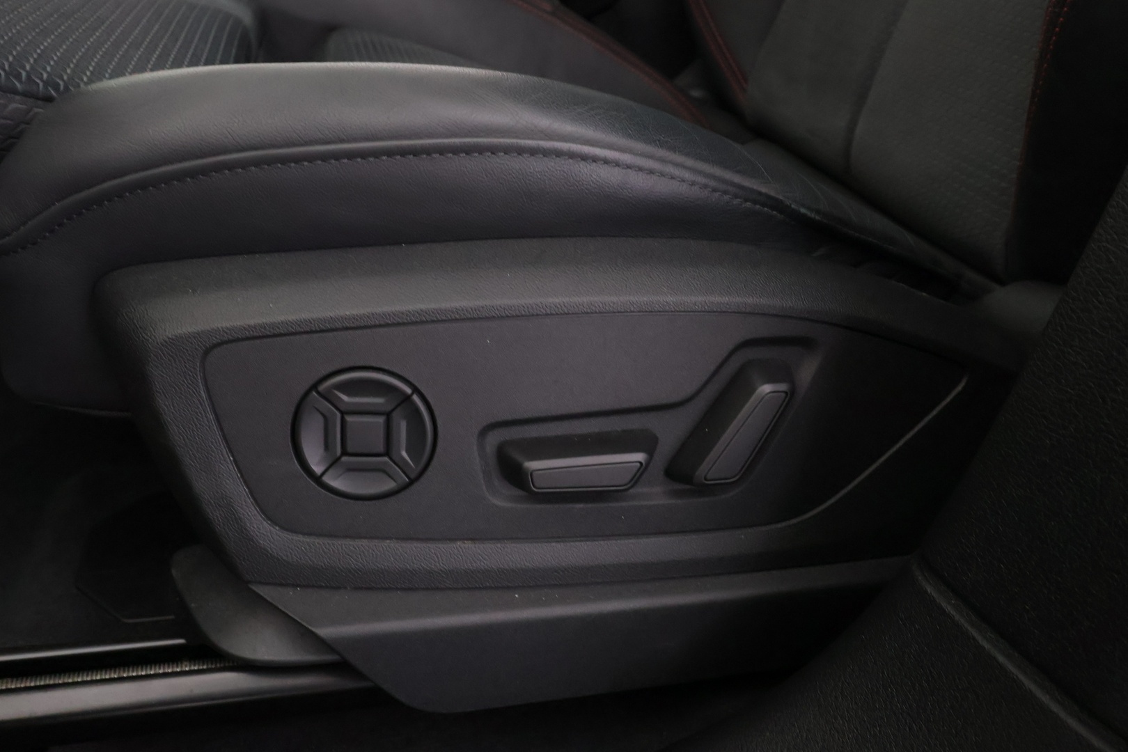 AUDI Q8 e-tron 2024