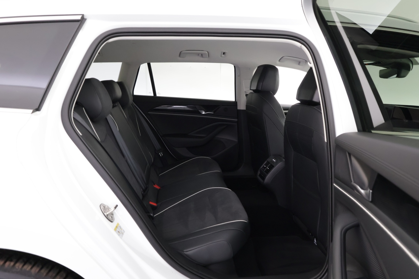 VOLKSWAGEN Passat 2026