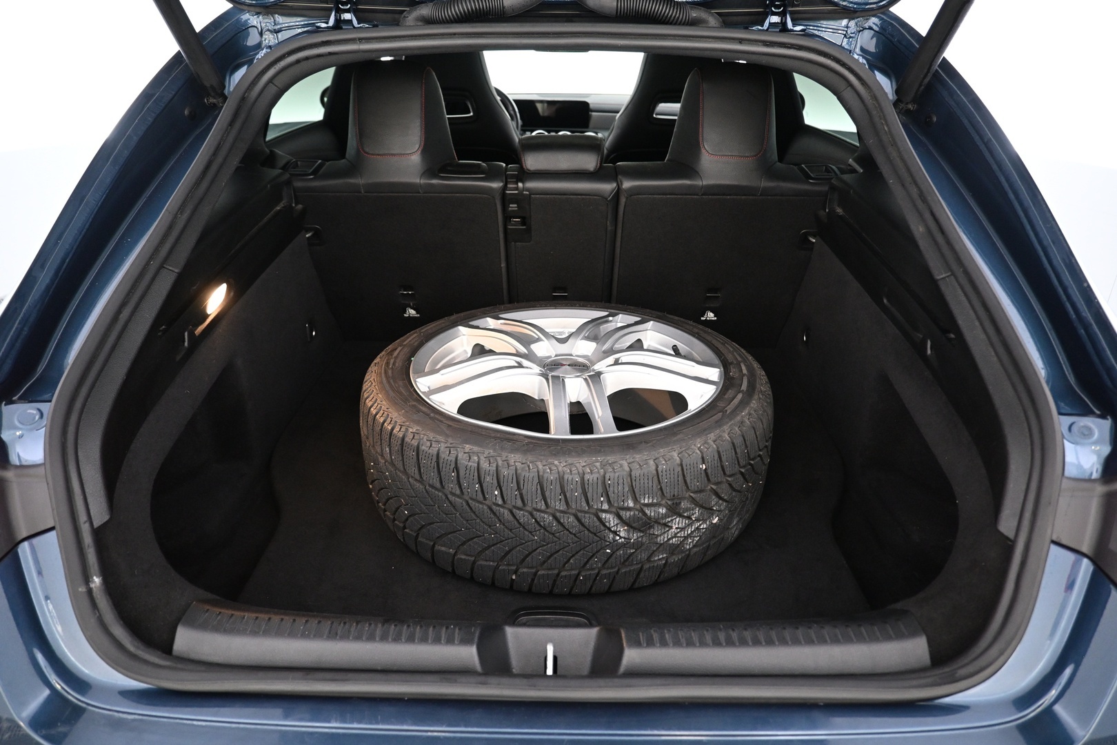 MERCEDES-BENZ CLA 2023