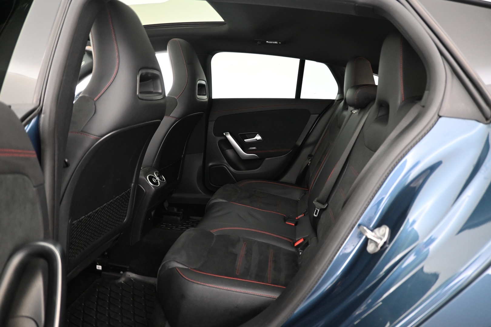 MERCEDES-BENZ CLA 2023