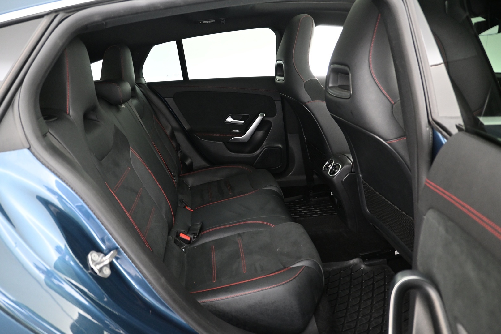 MERCEDES-BENZ CLA 2023