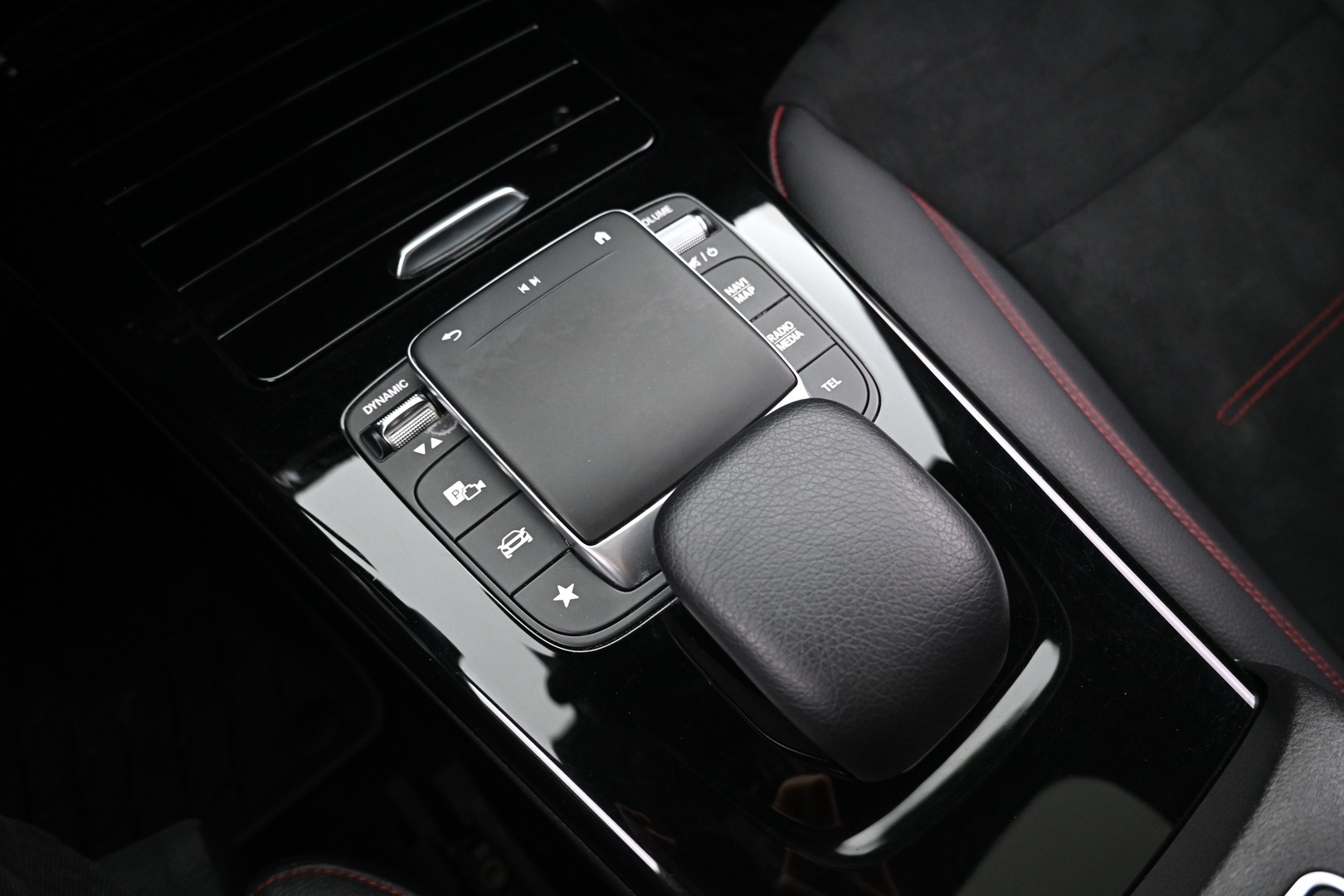 MERCEDES-BENZ CLA 2023