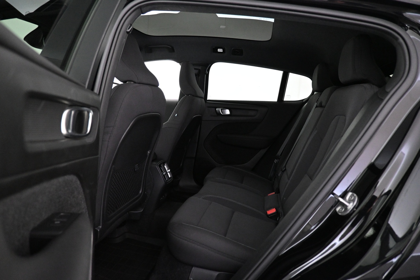 VOLVO C40 2023