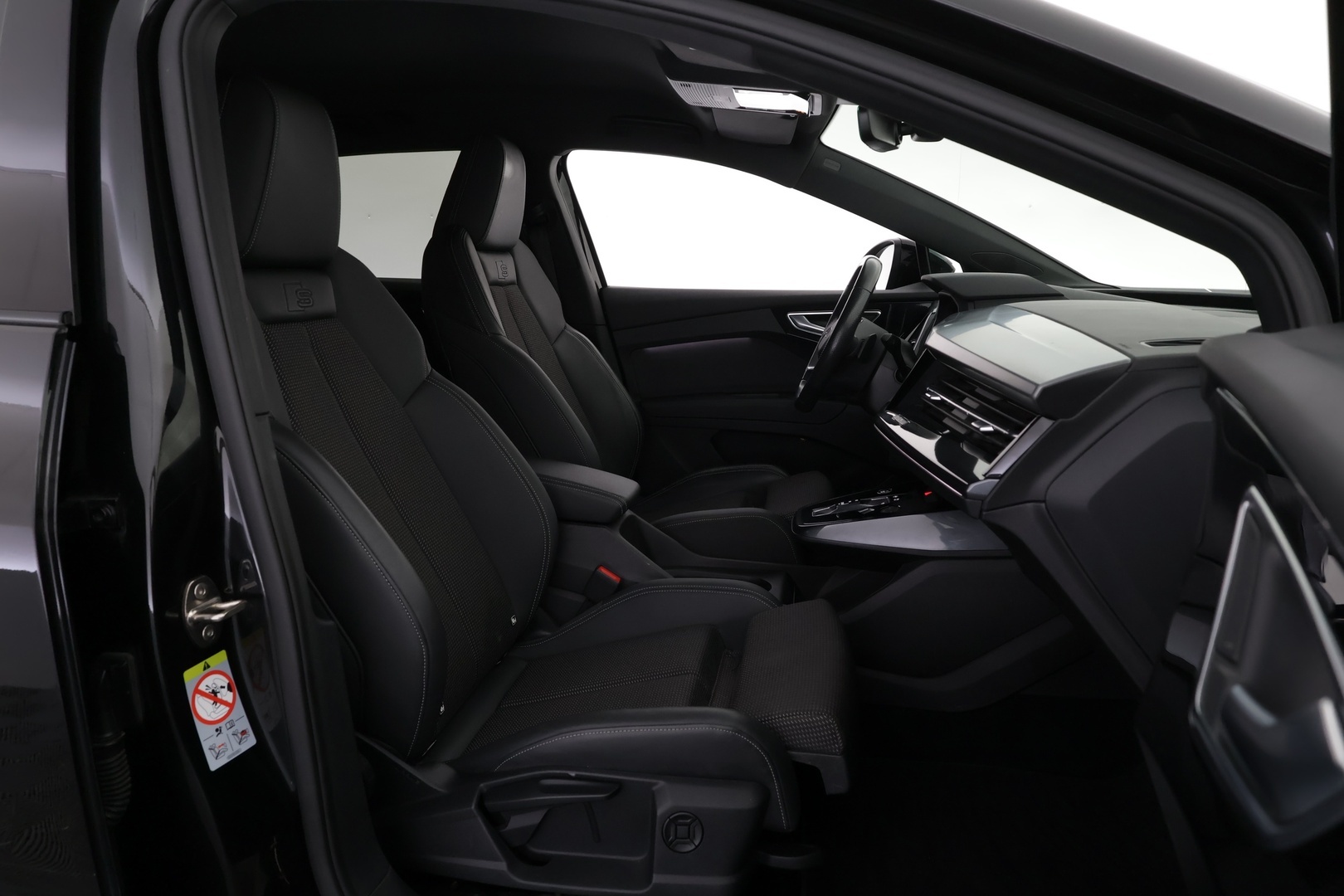 AUDI Q4 e-tron 2023