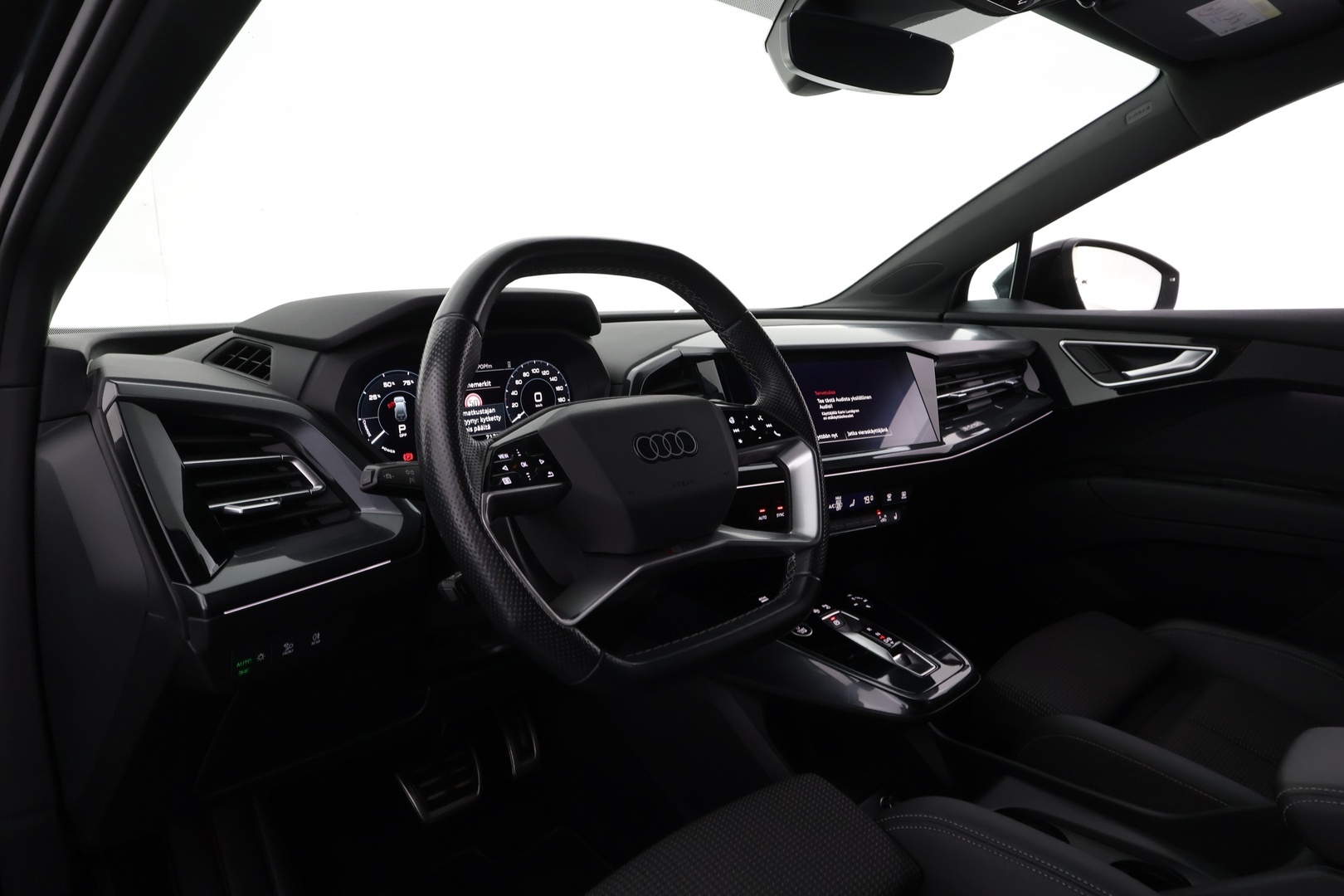 AUDI Q4 e-tron 2023