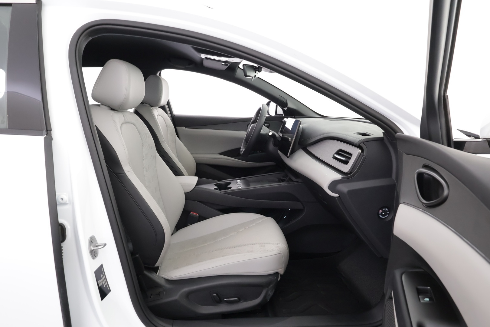 BYD Seal 6 DM-i 2025