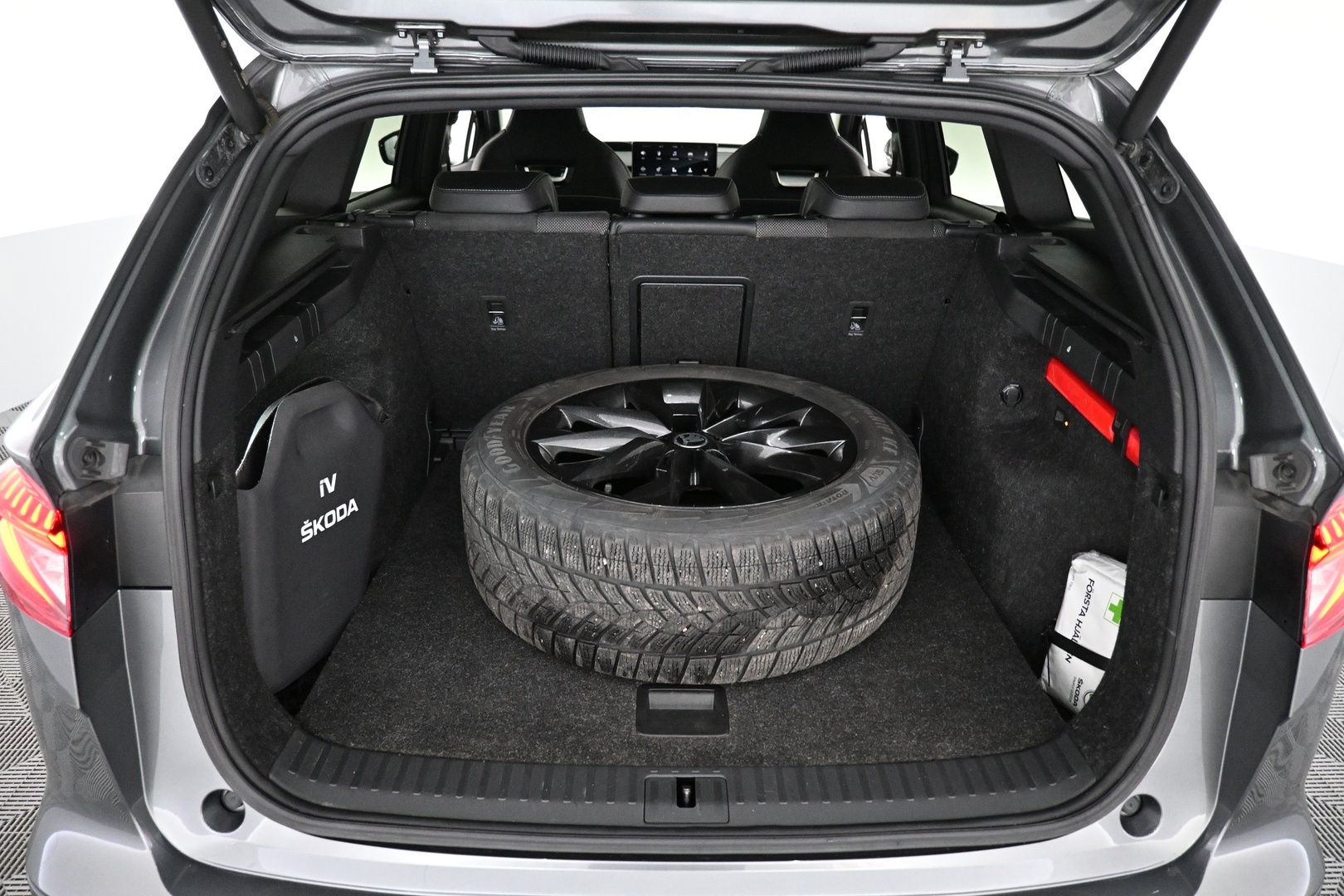 SKODA Enyaq 2023