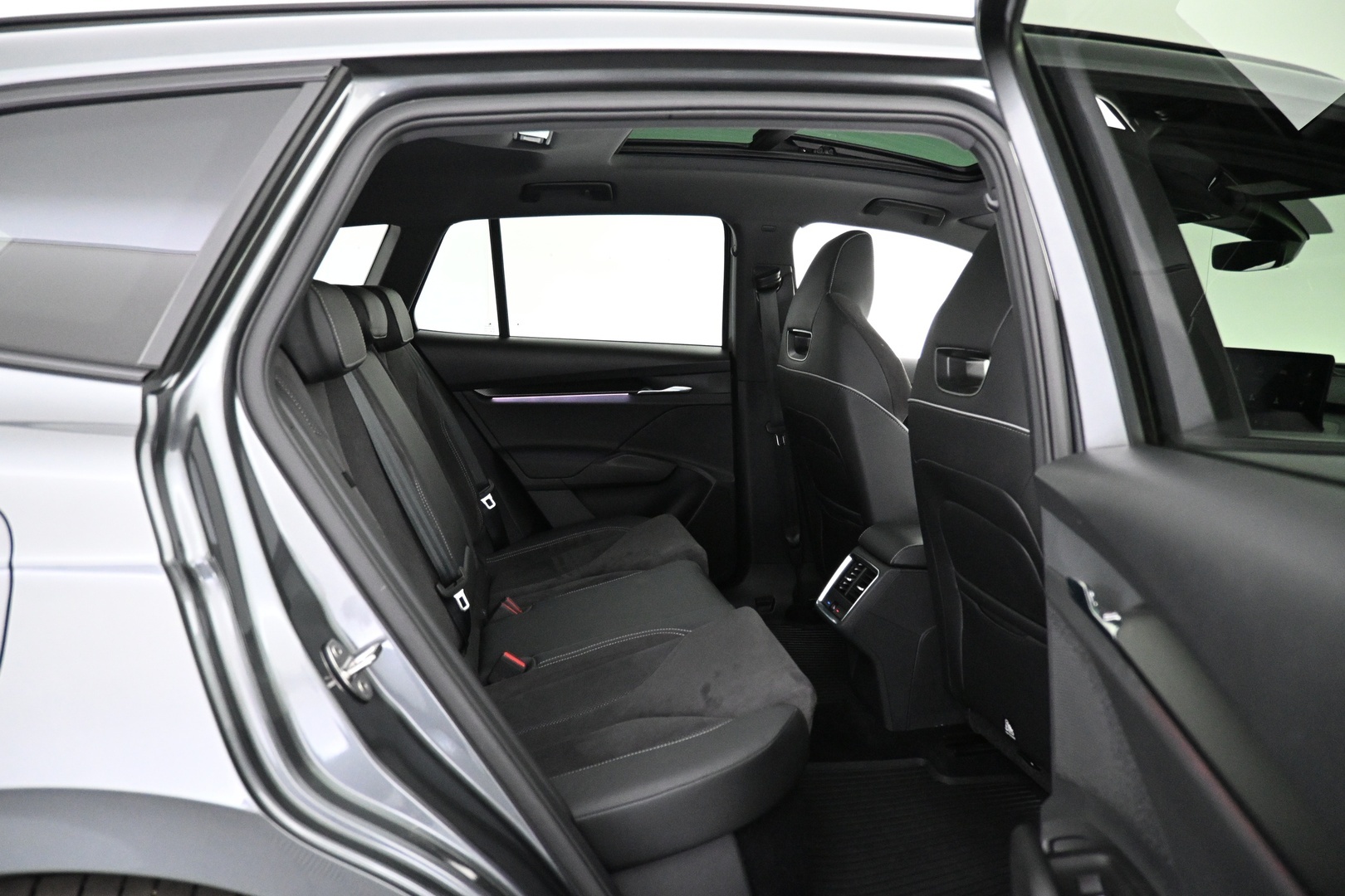 SKODA Enyaq 2023