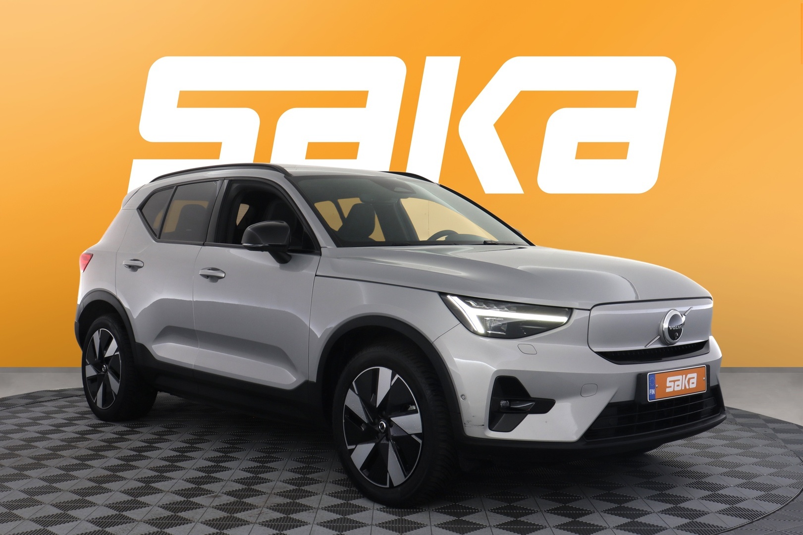 VOLVO XC40 2024