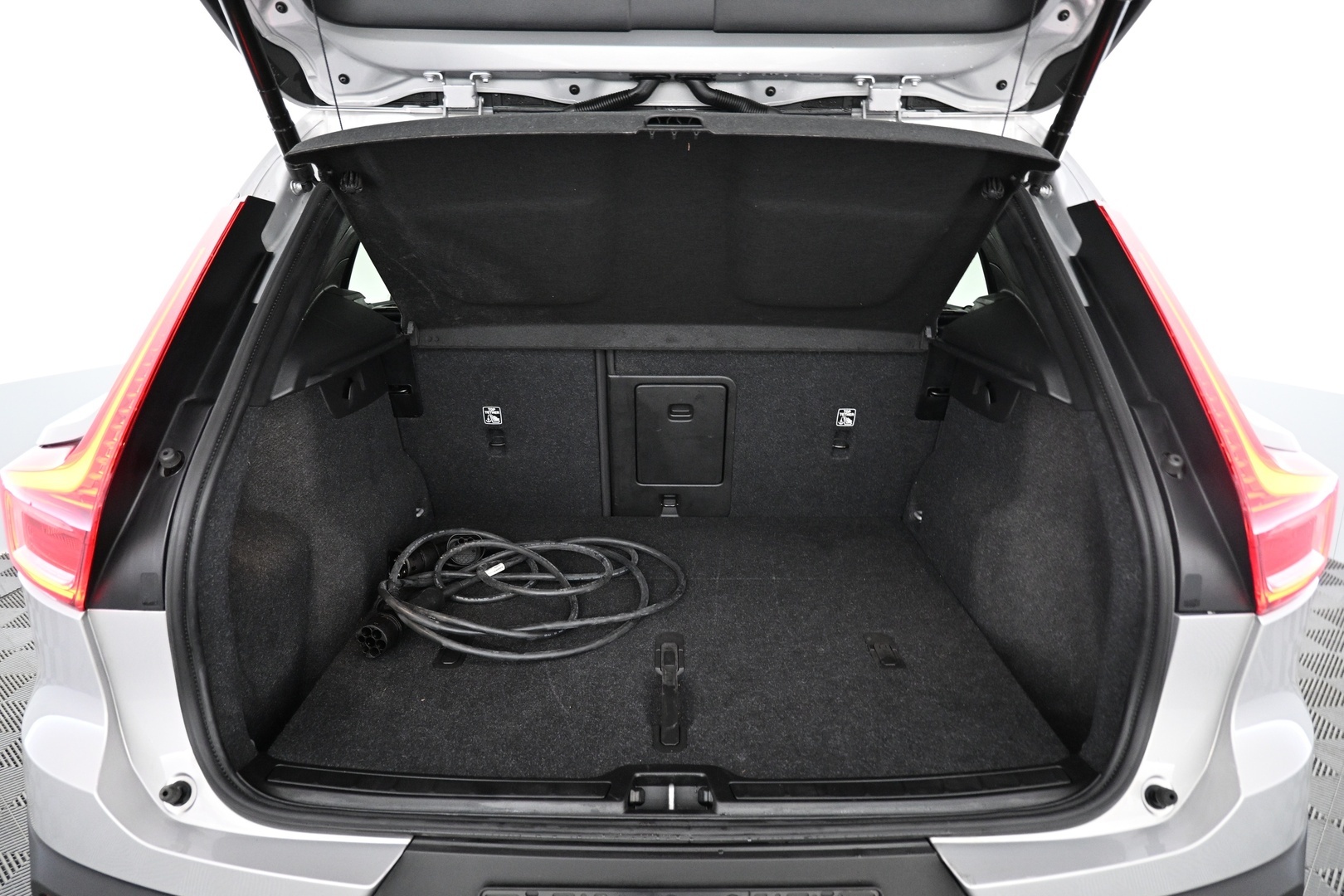 VOLVO XC40 2024