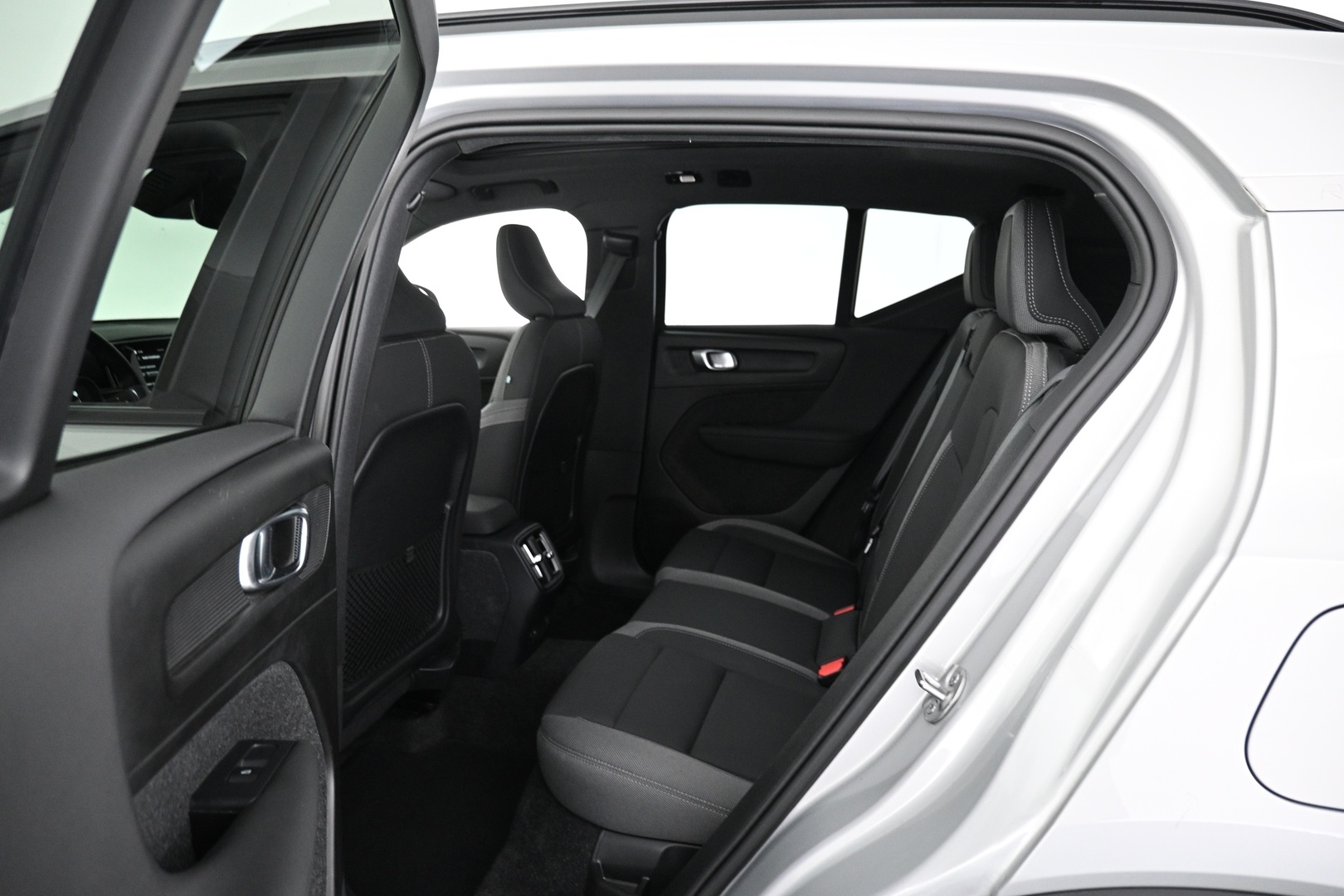 VOLVO XC40 2024