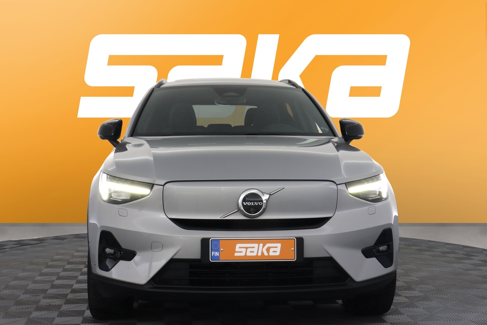 VOLVO XC40 2024