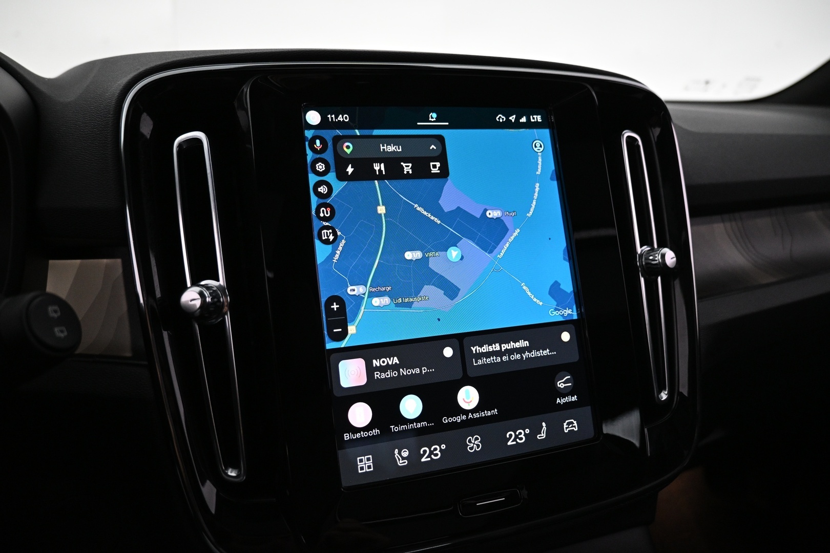VOLVO XC40 2024