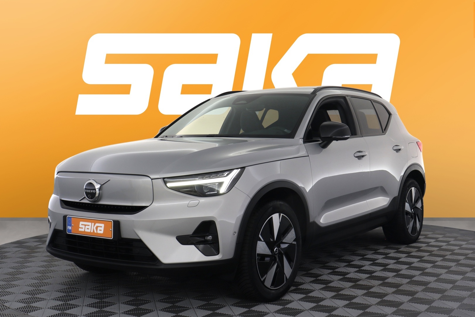 VOLVO XC40 2024
