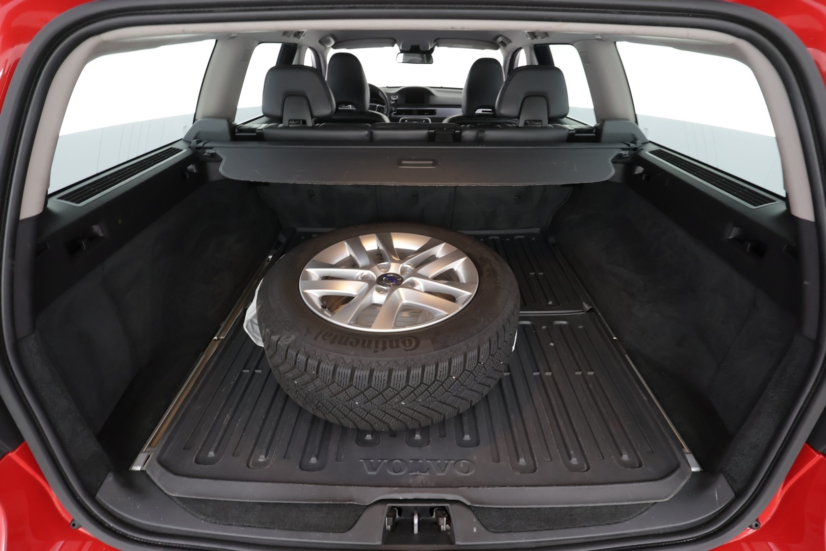 VOLVO V70 2016