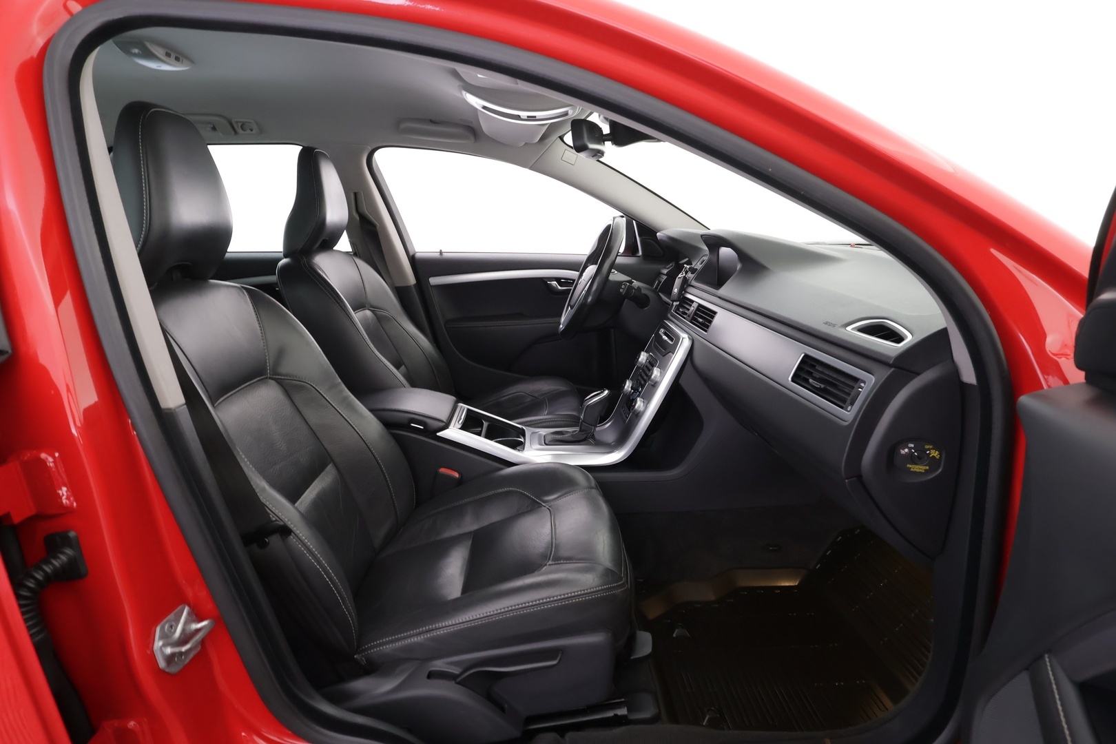 VOLVO V70 2016