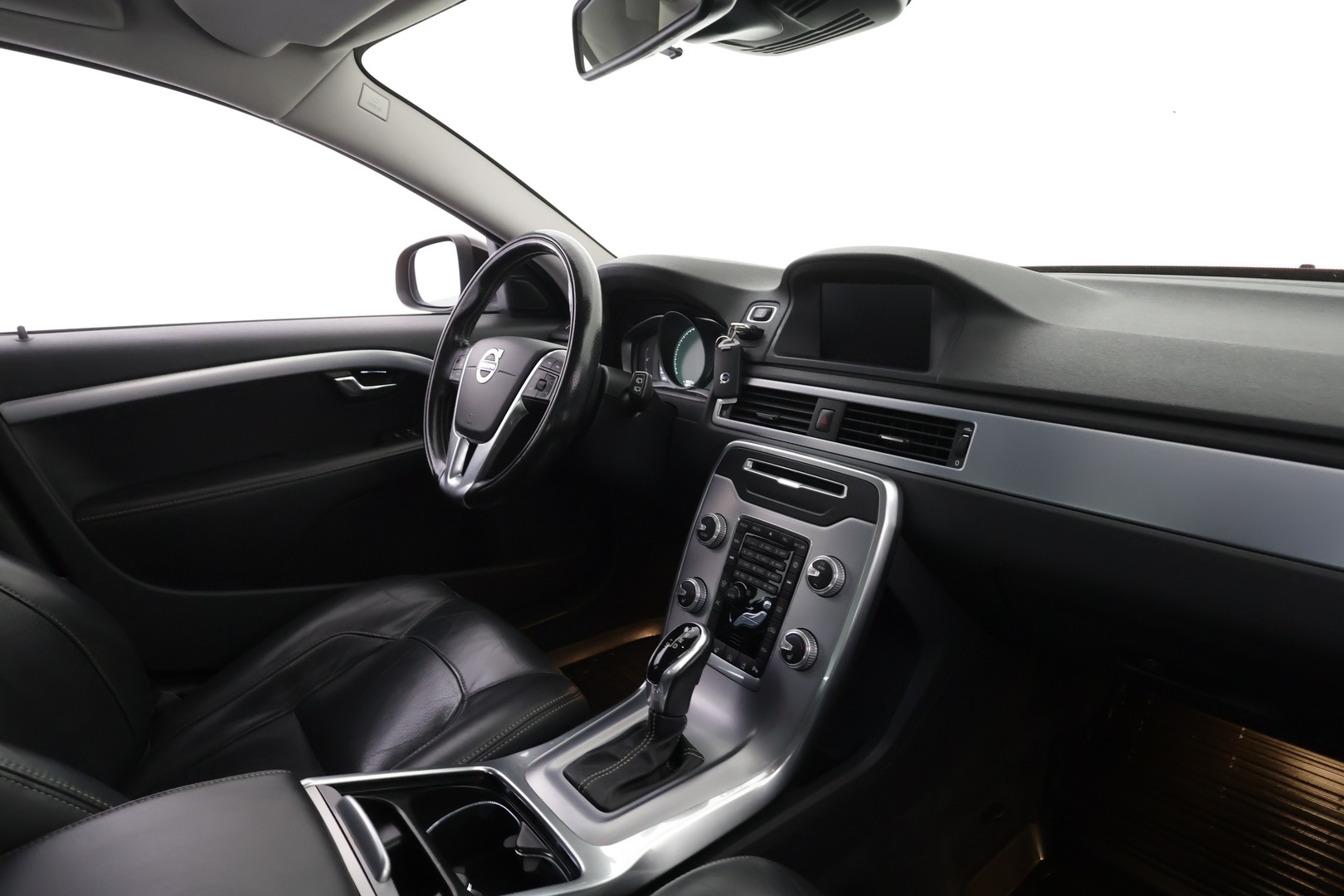 VOLVO V70 2016