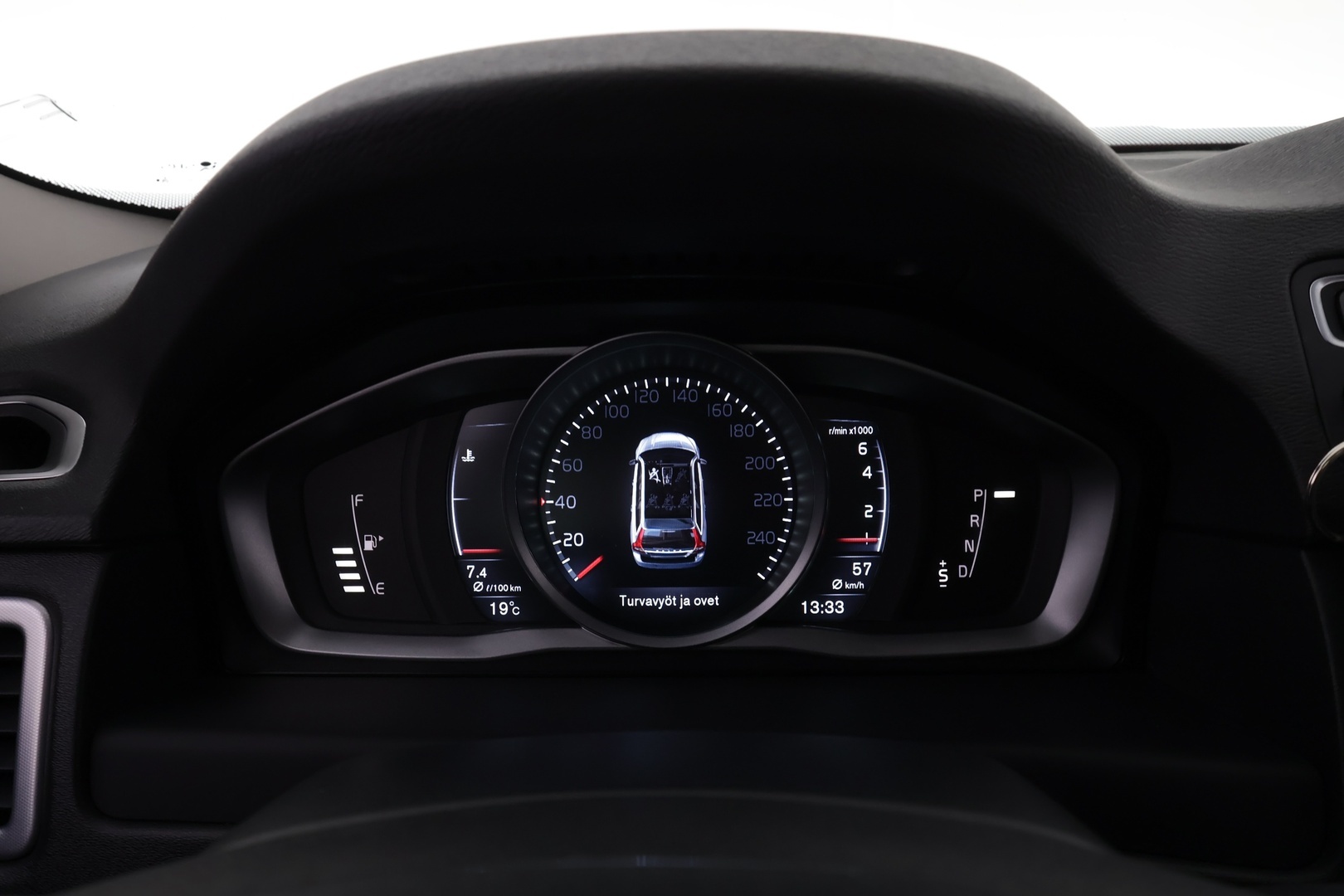 VOLVO V70 2016