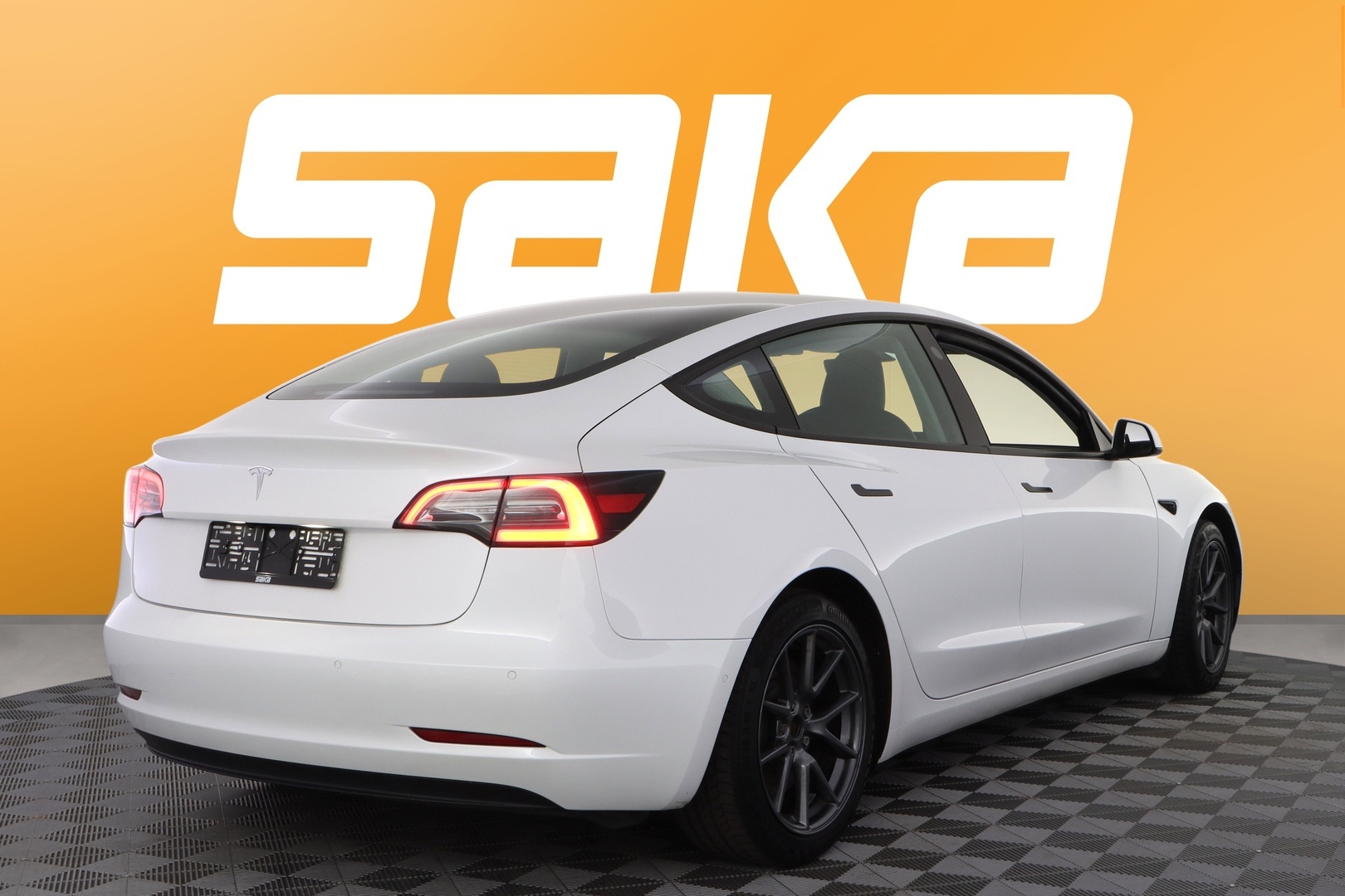 TESLA Model 3 2021